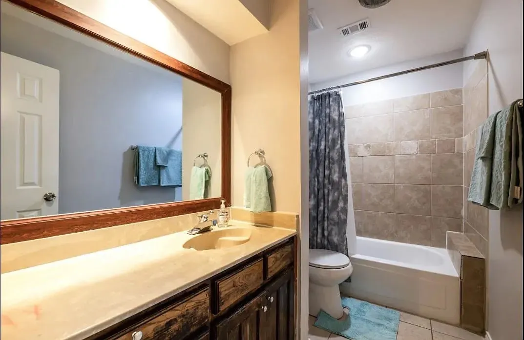 Duplex For Rent in Tarrant County , 2425 Summer Place Drive, Arlington, Texas 76014, 2 Bedroom, 2 Bathroom, Garage spaces, 1,055 Sqft, built in 1984, mls#21394562, Real Estate Agent in Arlington, Homes For Rent in Tarrant county, Homes For Rent in Arlington, Realtor in Arlington Texas, Real Estate Brokerage Independent Realty Texas, Luminita Cordes Realtor