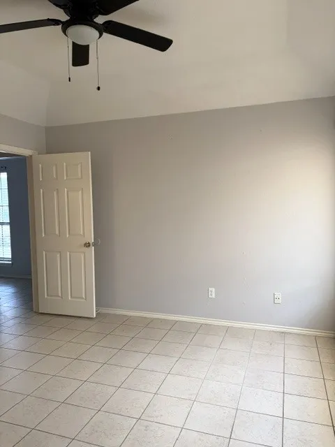 Duplex For Rent in Tarrant County , 2425 Summer Place Drive, Arlington, Texas 76014, 2 Bedroom, 2 Bathroom, Garage spaces, 1,055 Sqft, built in 1984, mls#21394562, Real Estate Agent in Arlington, Homes For Rent in Tarrant county, Homes For Rent in Arlington, Realtor in Arlington Texas, Real Estate Brokerage Independent Realty Texas, Luminita Cordes Realtor