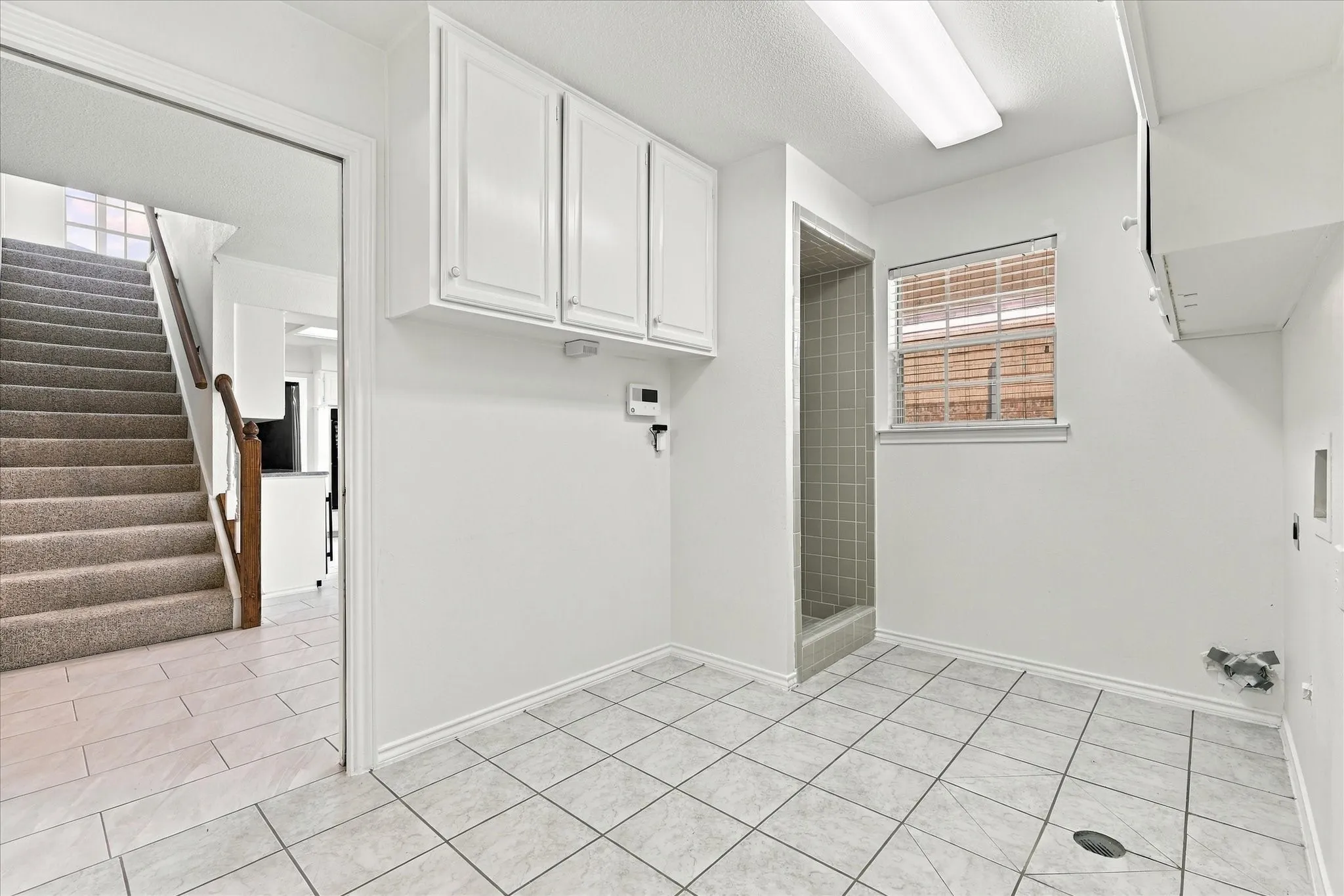 Single Family Residence For Sale in Dallas County , 4406 Zion Road, Garland, Texas 75043, 3 Bedroom, 3 Bathroom, 3 Garage spaces, 2,965 Sqft, built in 1987, mls#21392235, Real Estate Agent in Garland, Homes For Sale in Dallas county, Homes For Sale in Garland, Realtor in Garland Texas, Real Estate Brokerage Independent Realty Texas, Luminita Cordes Realtor
