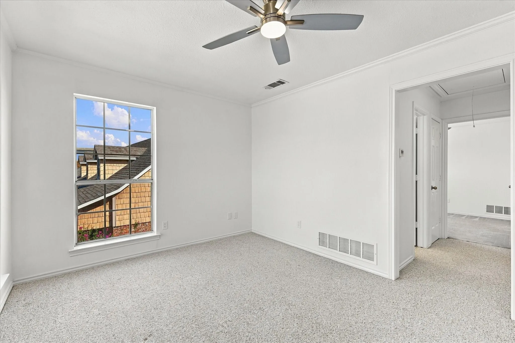 Single Family Residence For Sale in Dallas County , 4406 Zion Road, Garland, Texas 75043, 3 Bedroom, 3 Bathroom, 3 Garage spaces, 2,965 Sqft, built in 1987, mls#21392235, Real Estate Agent in Garland, Homes For Sale in Dallas county, Homes For Sale in Garland, Realtor in Garland Texas, Real Estate Brokerage Independent Realty Texas, Luminita Cordes Realtor