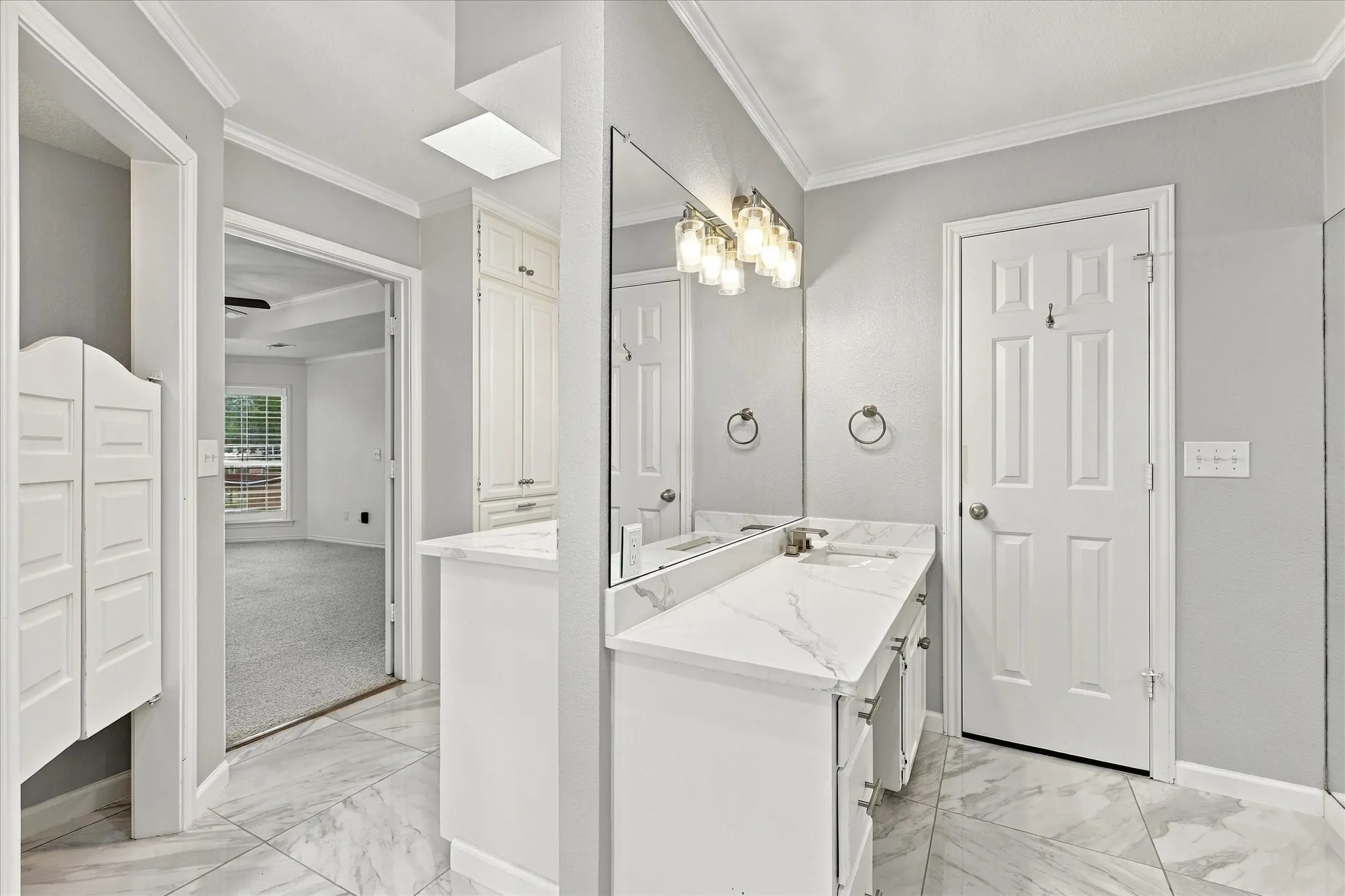 Single Family Residence For Sale in Dallas County , 4406 Zion Road, Garland, Texas 75043, 3 Bedroom, 3 Bathroom, 3 Garage spaces, 2,965 Sqft, built in 1987, mls#21392235, Real Estate Agent in Garland, Homes For Sale in Dallas county, Homes For Sale in Garland, Realtor in Garland Texas, Real Estate Brokerage Independent Realty Texas, Luminita Cordes Realtor