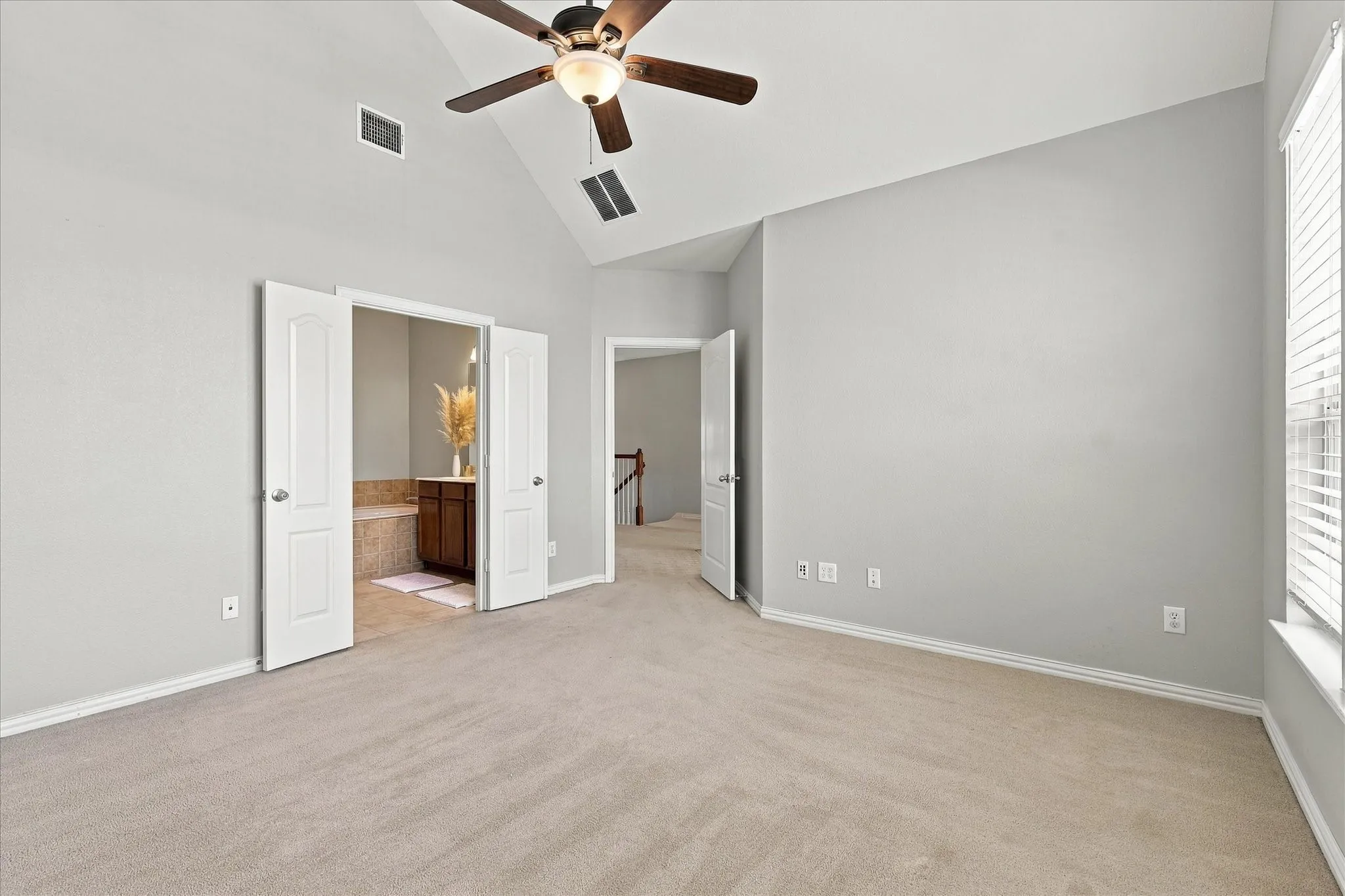 Townhouse For Rent in Dallas County , 4018 Milan Drive, Irving, Texas 75038, 3 Bedroom, 3 Bathroom, 2 Garage spaces, 1,872 Sqft, built in 2006, mls#21396526, Real Estate Agent in Irving, Homes For Rent in Dallas county, Homes For Rent in Irving, Realtor in Irving Texas, Real Estate Brokerage Independent Realty Texas, Luminita Cordes Realtor