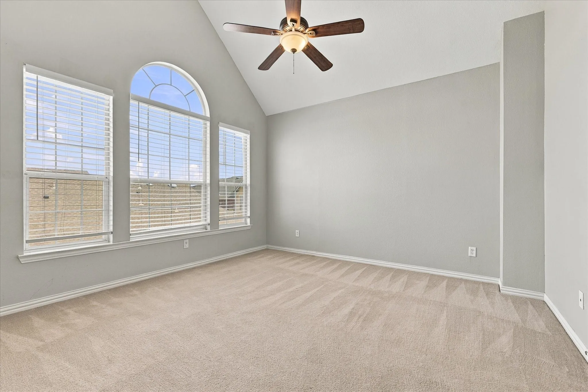 Townhouse For Rent in Dallas County , 4018 Milan Drive, Irving, Texas 75038, 3 Bedroom, 3 Bathroom, 2 Garage spaces, 1,872 Sqft, built in 2006, mls#21396526, Real Estate Agent in Irving, Homes For Rent in Dallas county, Homes For Rent in Irving, Realtor in Irving Texas, Real Estate Brokerage Independent Realty Texas, Luminita Cordes Realtor