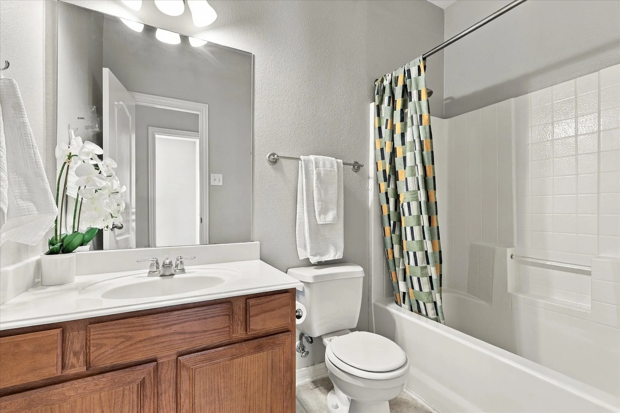 Townhouse For Rent in Dallas County , 4018 Milan Drive, Irving, Texas 75038, 3 Bedroom, 3 Bathroom, 2 Garage spaces, 1,872 Sqft, built in 2006, mls#21396526, Real Estate Agent in Irving, Homes For Rent in Dallas county, Homes For Rent in Irving, Realtor in Irving Texas, Real Estate Brokerage Independent Realty Texas, Luminita Cordes Realtor