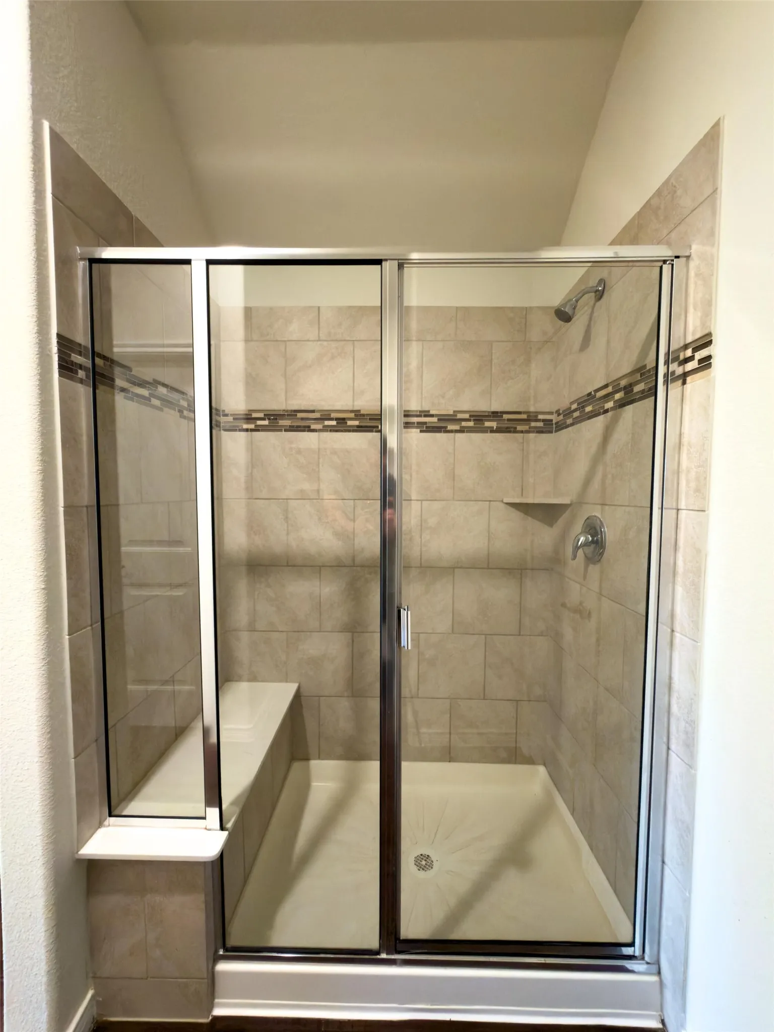 Single Family Residence For Sale in Hunt County , 3149 Honeycomb Way, Royse City, Texas 75189, 4 Bedroom, 2 Bathroom, 2 Garage spaces, 1,898 Sqft, built in 2018, mls#21396831, Real Estate Agent in Royse City, Homes For Sale in Hunt county, Homes For Sale in Royse City, Realtor in Royse City Texas, Real Estate Brokerage Independent Realty Texas, Luminita Cordes Realtor