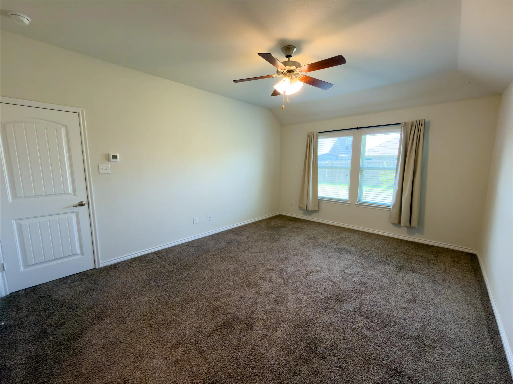 Single Family Residence For Sale in Hunt County , 3149 Honeycomb Way, Royse City, Texas 75189, 4 Bedroom, 2 Bathroom, 2 Garage spaces, 1,898 Sqft, built in 2018, mls#21396831, Real Estate Agent in Royse City, Homes For Sale in Hunt county, Homes For Sale in Royse City, Realtor in Royse City Texas, Real Estate Brokerage Independent Realty Texas, Luminita Cordes Realtor