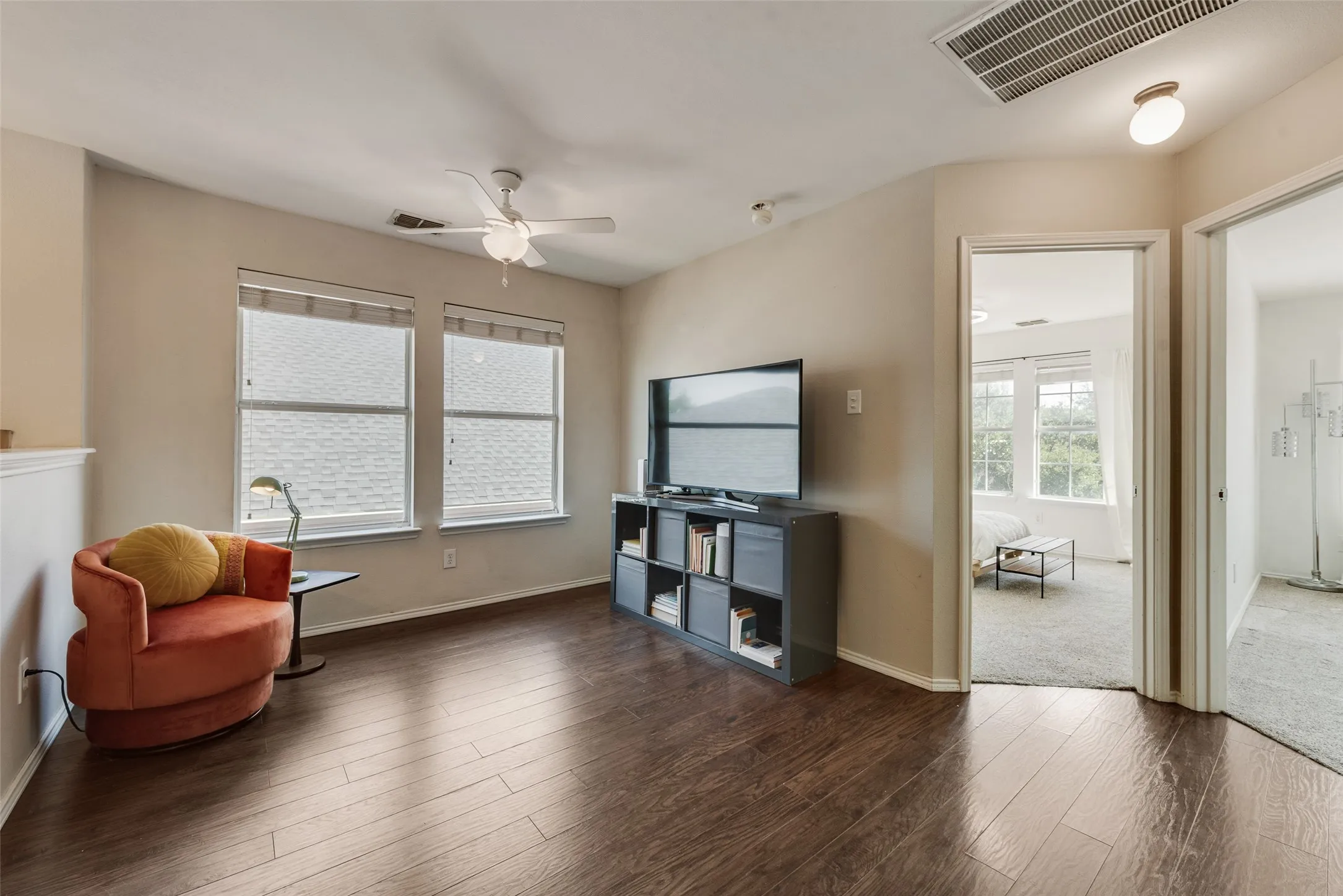 Single Family Residence For Sale in Denton County , 8425 Tyler Drive, Lantana, Texas 76226, 3 Bedroom, 3 Bathroom, 2 Garage spaces, 2,071 Sqft, built in 2003, mls#21395757, Real Estate Agent in Lantana, Homes For Sale in Denton county, Homes For Sale in Lantana, Realtor in Lantana Texas, Real Estate Brokerage Independent Realty Texas, Luminita Cordes Realtor