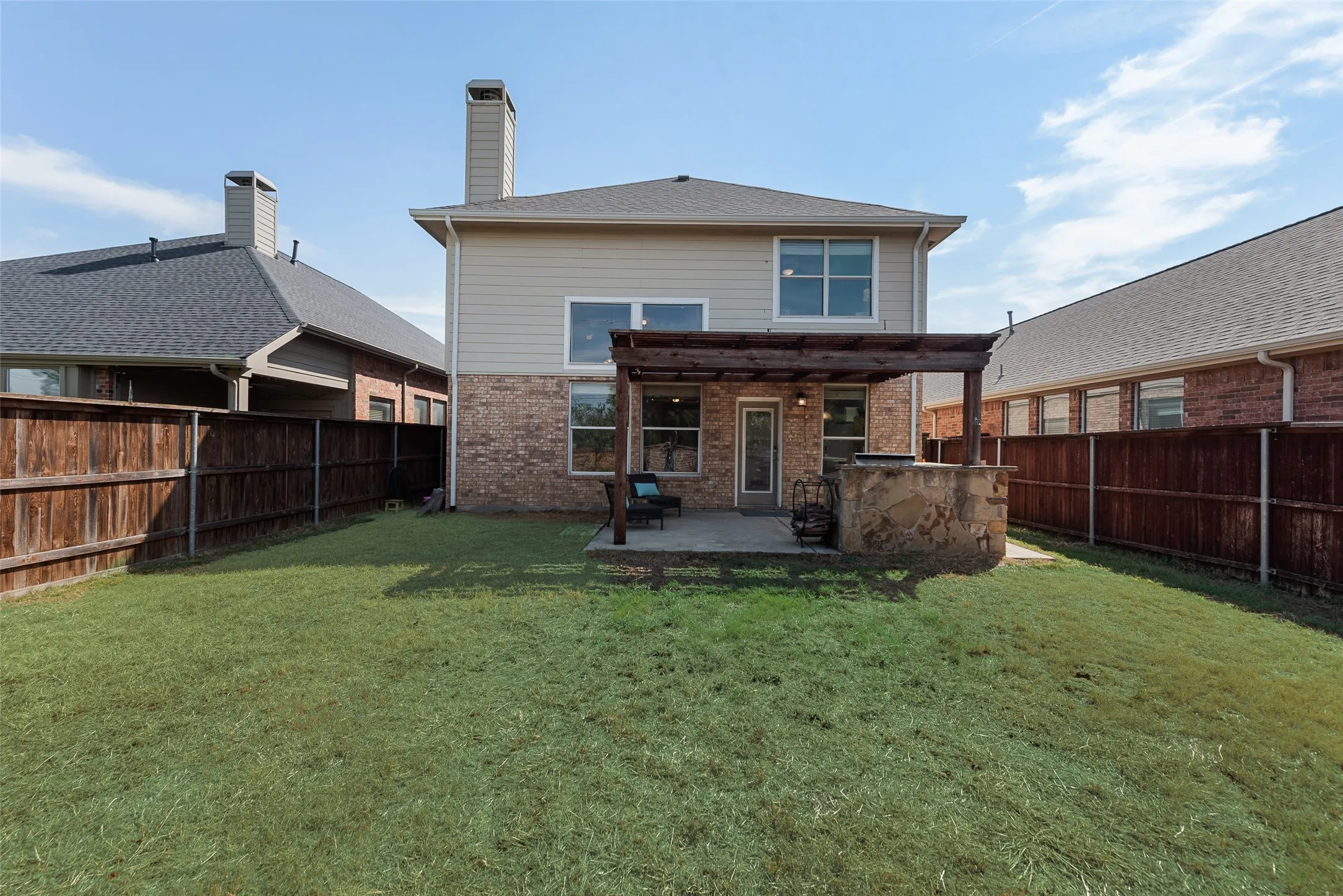 Single Family Residence For Sale in Denton County , 8425 Tyler Drive, Lantana, Texas 76226, 3 Bedroom, 3 Bathroom, 2 Garage spaces, 2,071 Sqft, built in 2003, mls#21395757, Real Estate Agent in Lantana, Homes For Sale in Denton county, Homes For Sale in Lantana, Realtor in Lantana Texas, Real Estate Brokerage Independent Realty Texas, Luminita Cordes Realtor