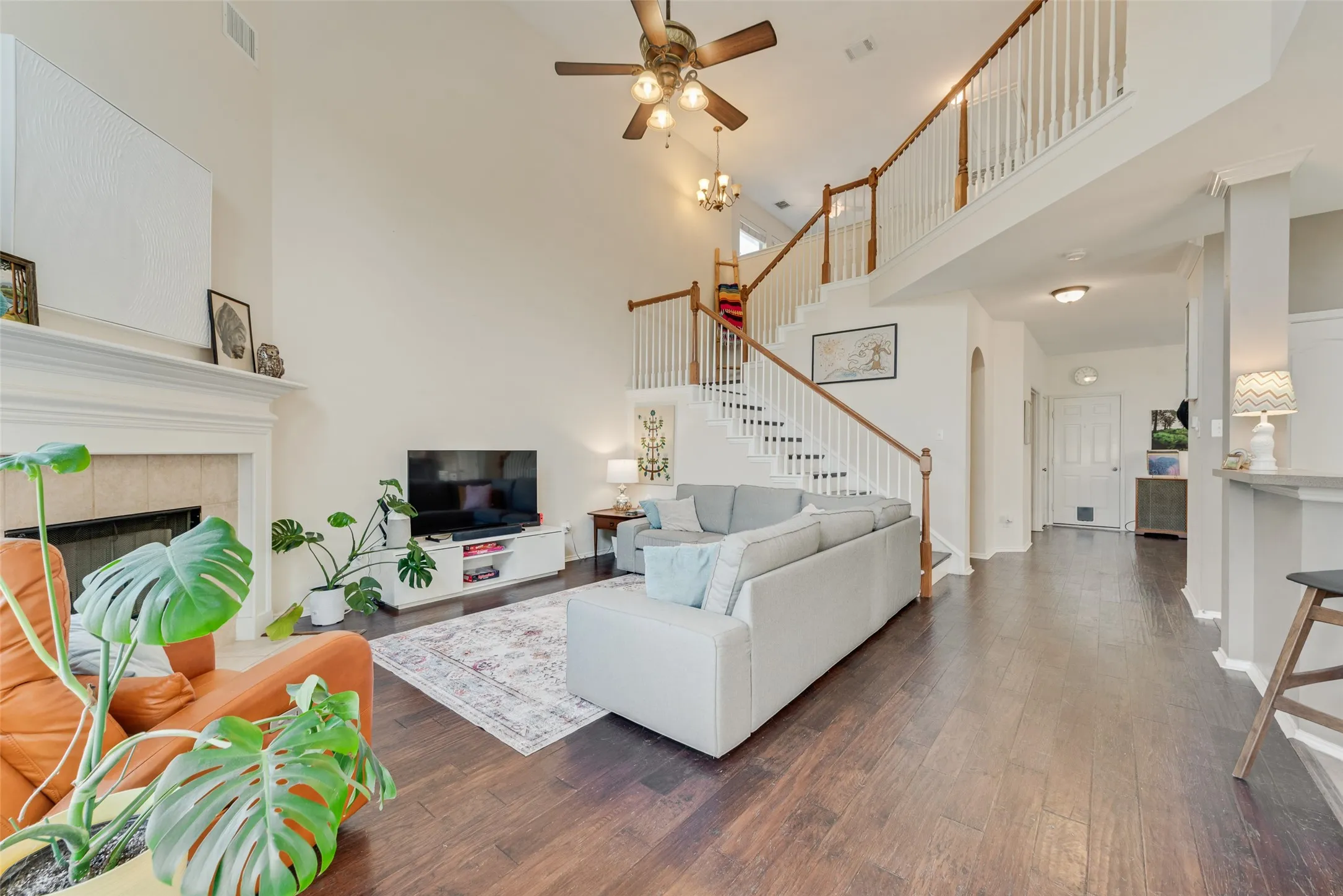 Single Family Residence For Sale in Denton County , 8425 Tyler Drive, Lantana, Texas 76226, 3 Bedroom, 3 Bathroom, 2 Garage spaces, 2,071 Sqft, built in 2003, mls#21395757, Real Estate Agent in Lantana, Homes For Sale in Denton county, Homes For Sale in Lantana, Realtor in Lantana Texas, Real Estate Brokerage Independent Realty Texas, Luminita Cordes Realtor