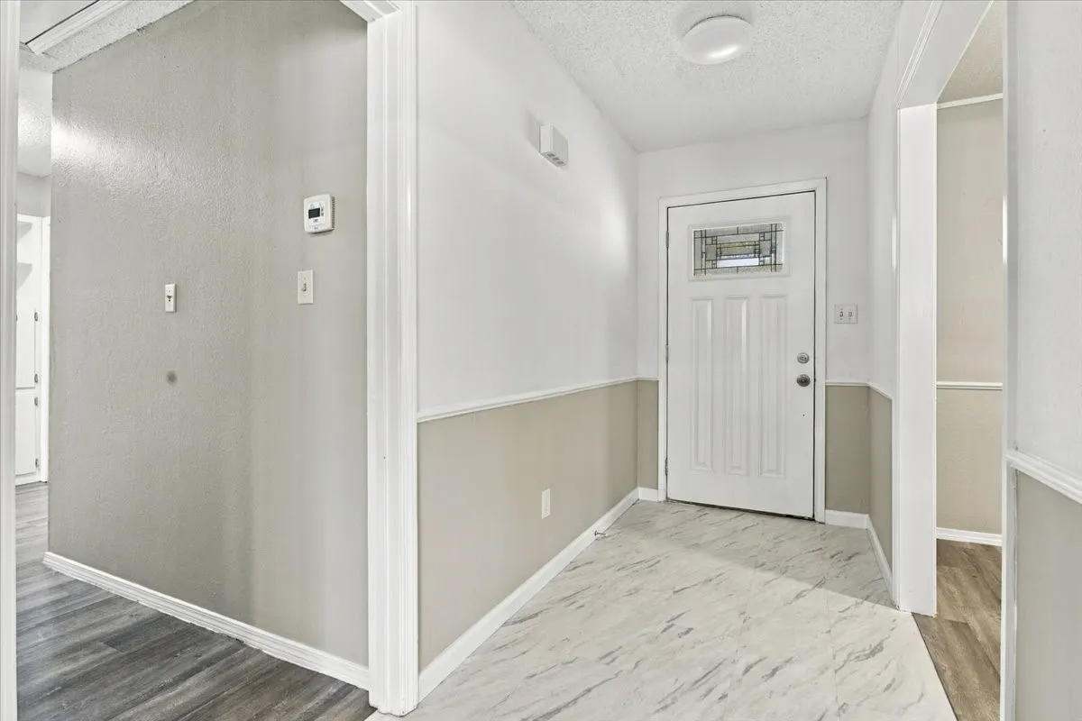 Single Family Residence For Sale in Fannin County , 2108 N Village, Bonham, Texas 75418, 3 Bedroom, 2 Bathroom, 2 Garage spaces, 1,406 Sqft, built in 1981, mls#21396605, Real Estate Agent in Bonham, Homes For Sale in Fannin county, Homes For Sale in Bonham, Realtor in Bonham Texas, Real Estate Brokerage Independent Realty Texas, Luminita Cordes Realtor
