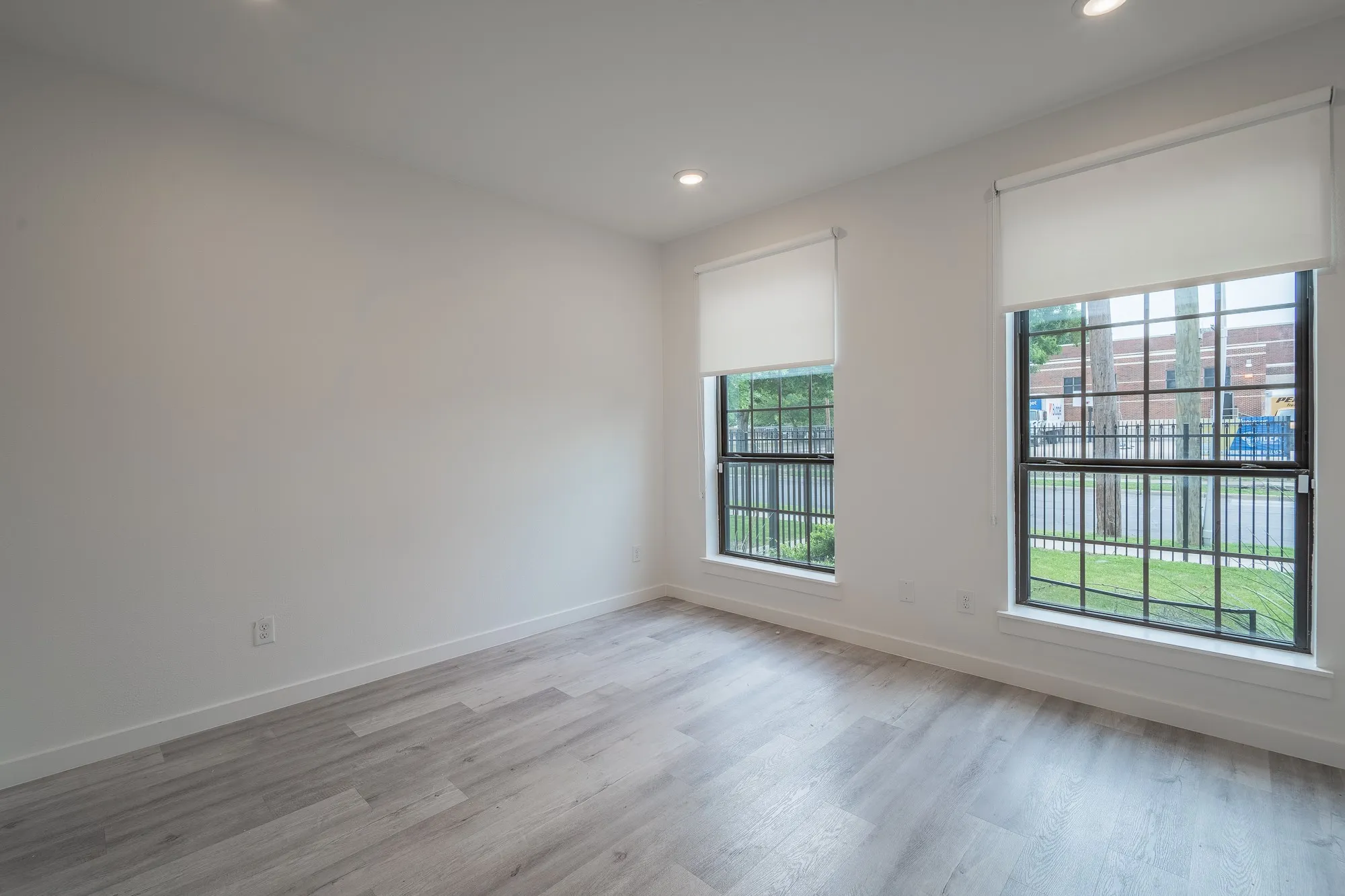 Townhouse For Rent in Dallas County , 4808 San Jacinto Street 103, Dallas, Texas 75204, 2 Bedroom, 3 Bathroom, 2 Garage spaces, 1,872 Sqft, built in 2021, mls#21396833, Real Estate Agent in Dallas, Homes For Rent in Dallas county, Homes For Rent in Dallas, Realtor in Dallas Texas, Real Estate Brokerage Independent Realty Texas, Luminita Cordes Realtor
