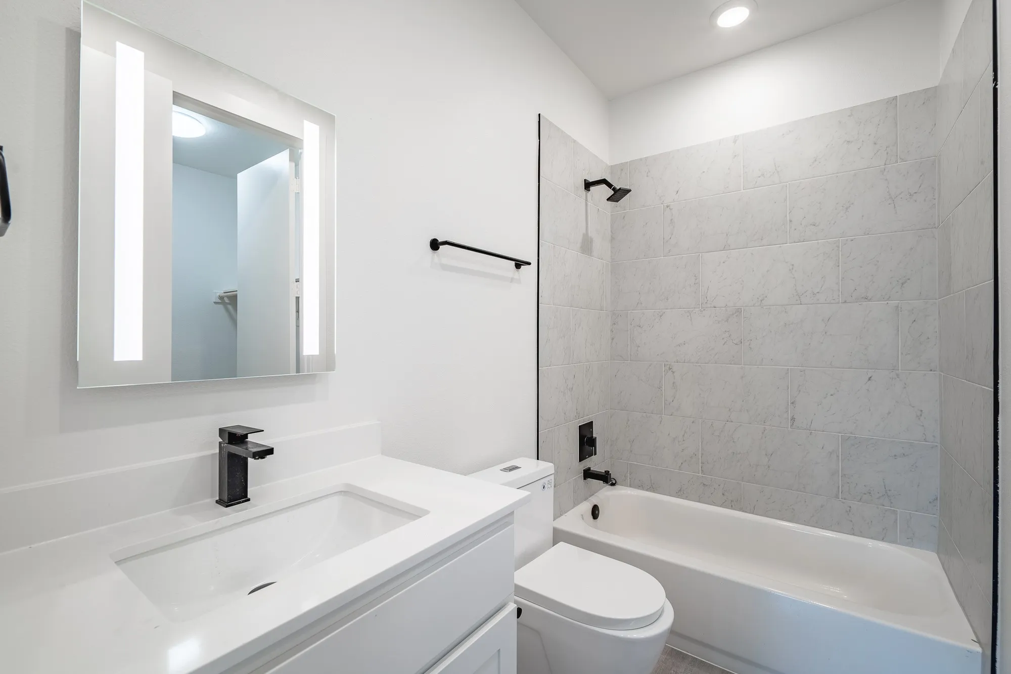 Townhouse For Rent in Dallas County , 4808 San Jacinto Street 103, Dallas, Texas 75204, 2 Bedroom, 3 Bathroom, 2 Garage spaces, 1,872 Sqft, built in 2021, mls#21396833, Real Estate Agent in Dallas, Homes For Rent in Dallas county, Homes For Rent in Dallas, Realtor in Dallas Texas, Real Estate Brokerage Independent Realty Texas, Luminita Cordes Realtor