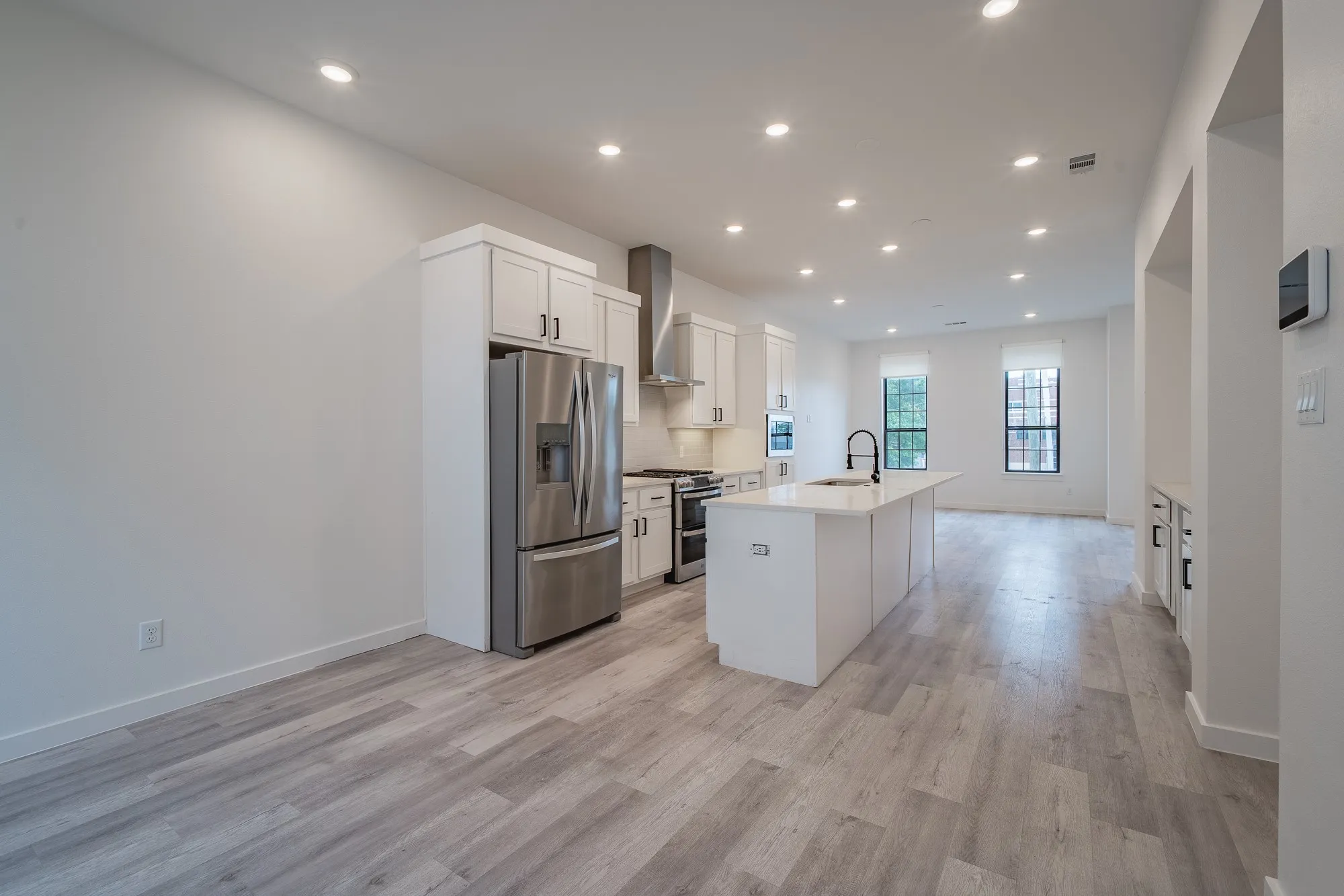 Townhouse For Rent in Dallas County , 4808 San Jacinto Street 103, Dallas, Texas 75204, 2 Bedroom, 3 Bathroom, 2 Garage spaces, 1,872 Sqft, built in 2021, mls#21396833, Real Estate Agent in Dallas, Homes For Rent in Dallas county, Homes For Rent in Dallas, Realtor in Dallas Texas, Real Estate Brokerage Independent Realty Texas, Luminita Cordes Realtor
