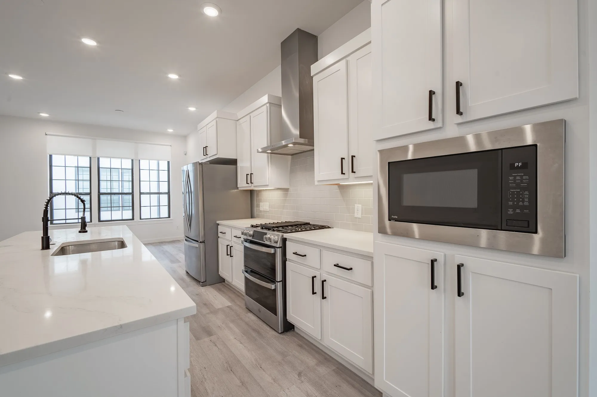 Townhouse For Rent in Dallas County , 4808 San Jacinto Street 103, Dallas, Texas 75204, 2 Bedroom, 3 Bathroom, 2 Garage spaces, 1,872 Sqft, built in 2021, mls#21396833, Real Estate Agent in Dallas, Homes For Rent in Dallas county, Homes For Rent in Dallas, Realtor in Dallas Texas, Real Estate Brokerage Independent Realty Texas, Luminita Cordes Realtor