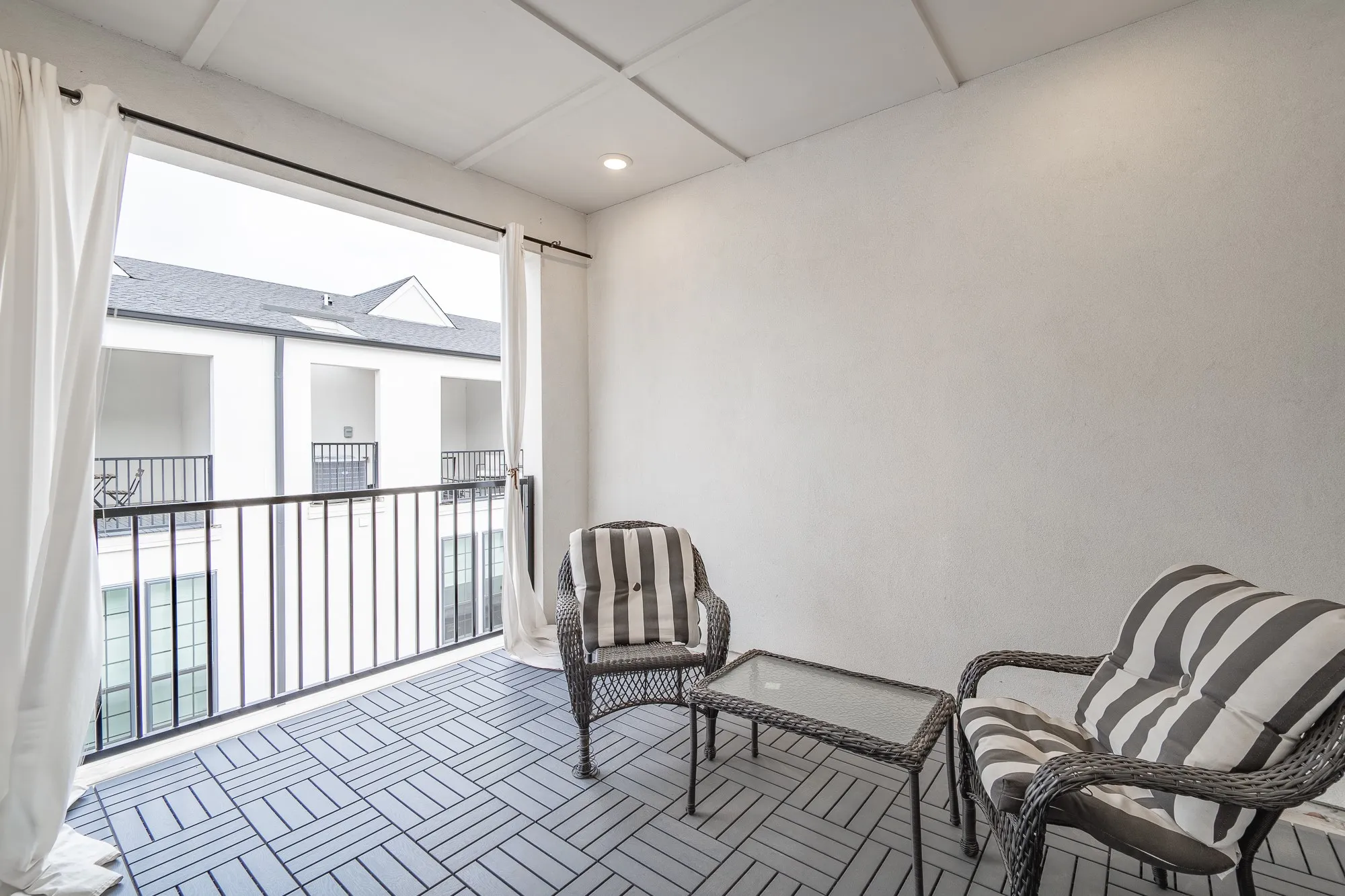 Townhouse For Rent in Dallas County , 4808 San Jacinto Street 103, Dallas, Texas 75204, 2 Bedroom, 3 Bathroom, 2 Garage spaces, 1,872 Sqft, built in 2021, mls#21396833, Real Estate Agent in Dallas, Homes For Rent in Dallas county, Homes For Rent in Dallas, Realtor in Dallas Texas, Real Estate Brokerage Independent Realty Texas, Luminita Cordes Realtor