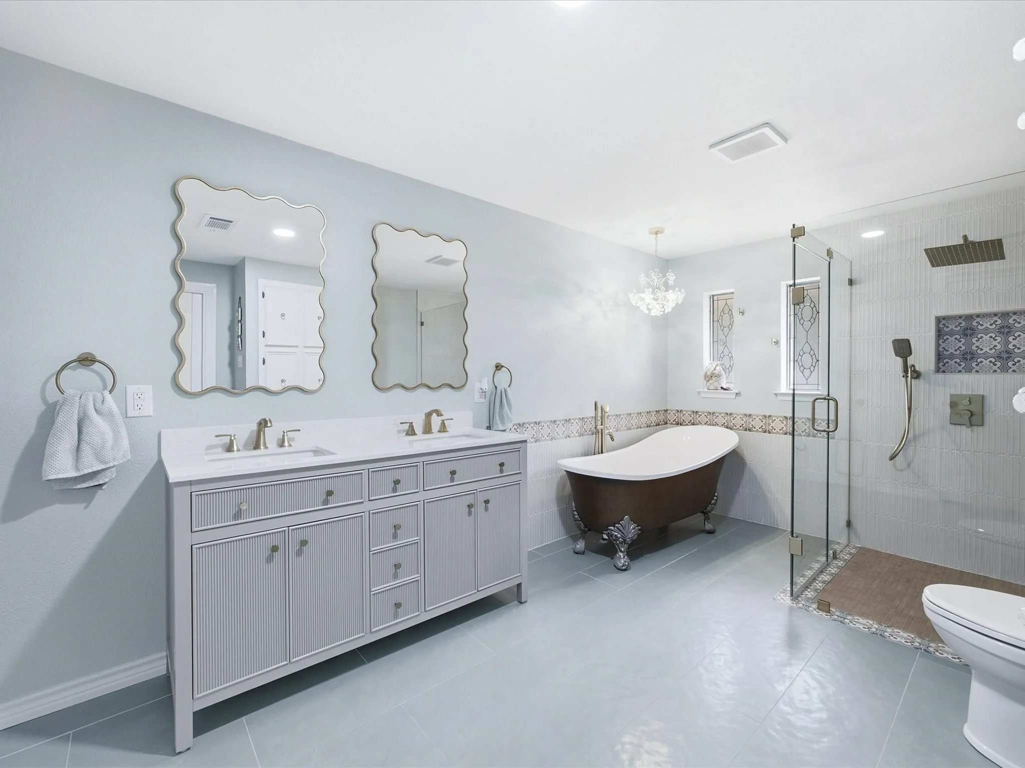 Single Family Residence For Sale in Tarrant County , 8505 Treetop Court, Fort Worth, Texas 76179, 4 Bedroom, 3 Bathroom, 2 Garage spaces, 2,457 Sqft, built in 1977, mls#21391254, Real Estate Agent in Fort Worth, Homes For Sale in Tarrant county, Homes For Sale in Fort Worth, Realtor in Fort Worth Texas, Real Estate Brokerage Independent Realty Texas, Luminita Cordes Realtor