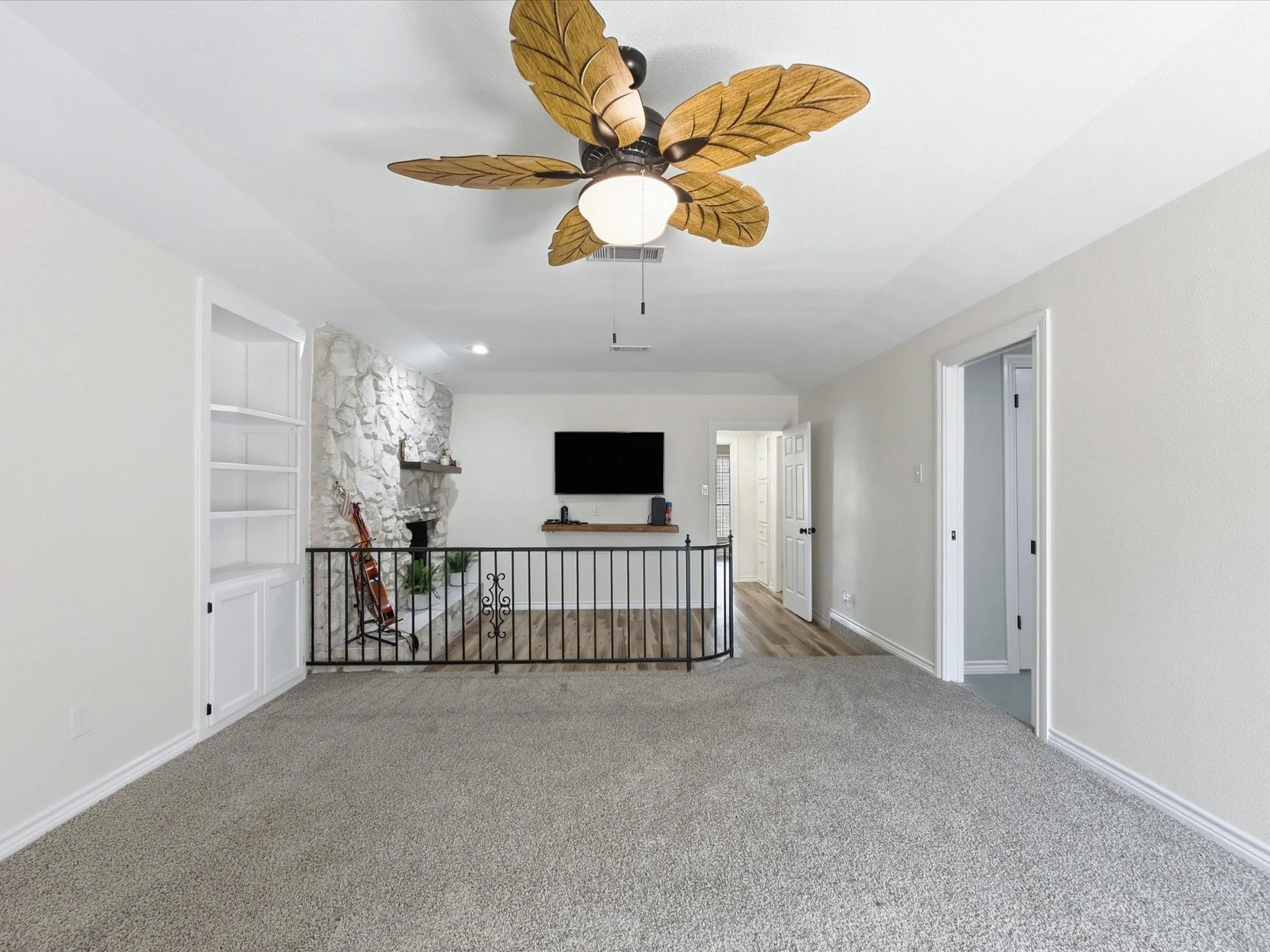 Single Family Residence For Sale in Tarrant County , 8505 Treetop Court, Fort Worth, Texas 76179, 4 Bedroom, 3 Bathroom, 2 Garage spaces, 2,457 Sqft, built in 1977, mls#21391254, Real Estate Agent in Fort Worth, Homes For Sale in Tarrant county, Homes For Sale in Fort Worth, Realtor in Fort Worth Texas, Real Estate Brokerage Independent Realty Texas, Luminita Cordes Realtor