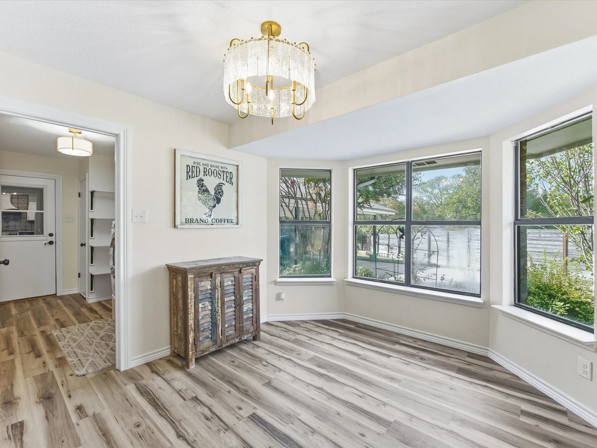 Single Family Residence For Sale in Tarrant County , 8505 Treetop Court, Fort Worth, Texas 76179, 4 Bedroom, 3 Bathroom, 2 Garage spaces, 2,457 Sqft, built in 1977, mls#21391254, Real Estate Agent in Fort Worth, Homes For Sale in Tarrant county, Homes For Sale in Fort Worth, Realtor in Fort Worth Texas, Real Estate Brokerage Independent Realty Texas, Luminita Cordes Realtor
