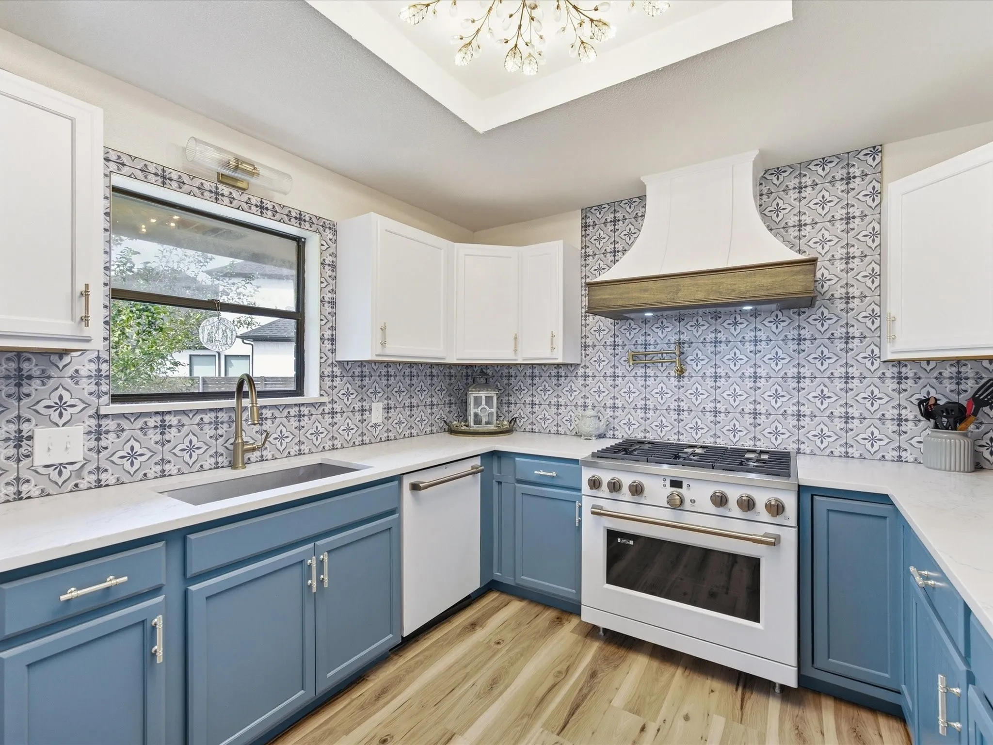 Single Family Residence For Sale in Tarrant County , 8505 Treetop Court, Fort Worth, Texas 76179, 4 Bedroom, 3 Bathroom, 2 Garage spaces, 2,457 Sqft, built in 1977, mls#21391254, Real Estate Agent in Fort Worth, Homes For Sale in Tarrant county, Homes For Sale in Fort Worth, Realtor in Fort Worth Texas, Real Estate Brokerage Independent Realty Texas, Luminita Cordes Realtor
