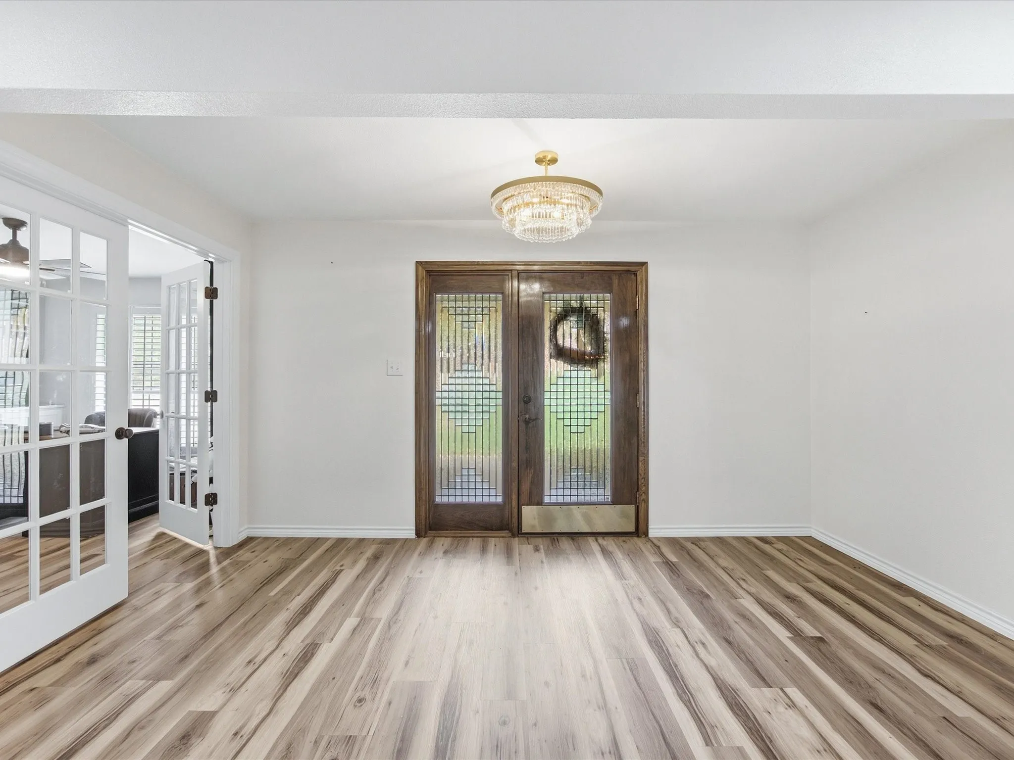 Single Family Residence For Sale in Tarrant County , 8505 Treetop Court, Fort Worth, Texas 76179, 4 Bedroom, 3 Bathroom, 2 Garage spaces, 2,457 Sqft, built in 1977, mls#21391254, Real Estate Agent in Fort Worth, Homes For Sale in Tarrant county, Homes For Sale in Fort Worth, Realtor in Fort Worth Texas, Real Estate Brokerage Independent Realty Texas, Luminita Cordes Realtor