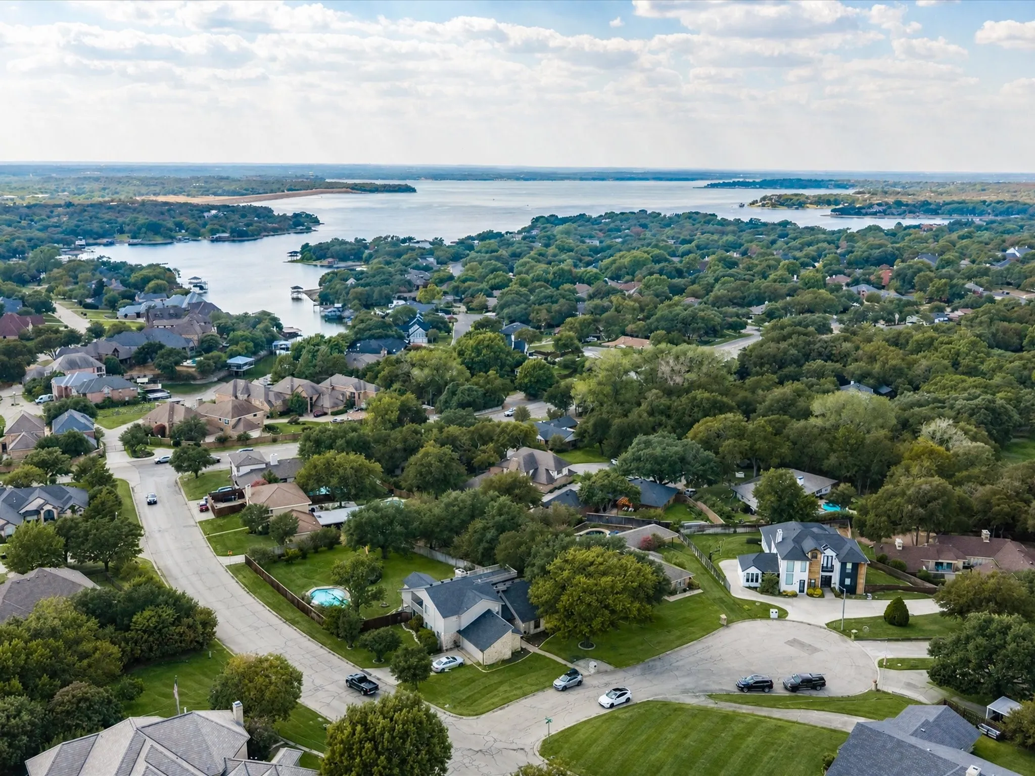 Single Family Residence For Sale in Tarrant County , 8505 Treetop Court, Fort Worth, Texas 76179, 4 Bedroom, 3 Bathroom, 2 Garage spaces, 2,457 Sqft, built in 1977, mls#21391254, Real Estate Agent in Fort Worth, Homes For Sale in Tarrant county, Homes For Sale in Fort Worth, Realtor in Fort Worth Texas, Real Estate Brokerage Independent Realty Texas, Luminita Cordes Realtor