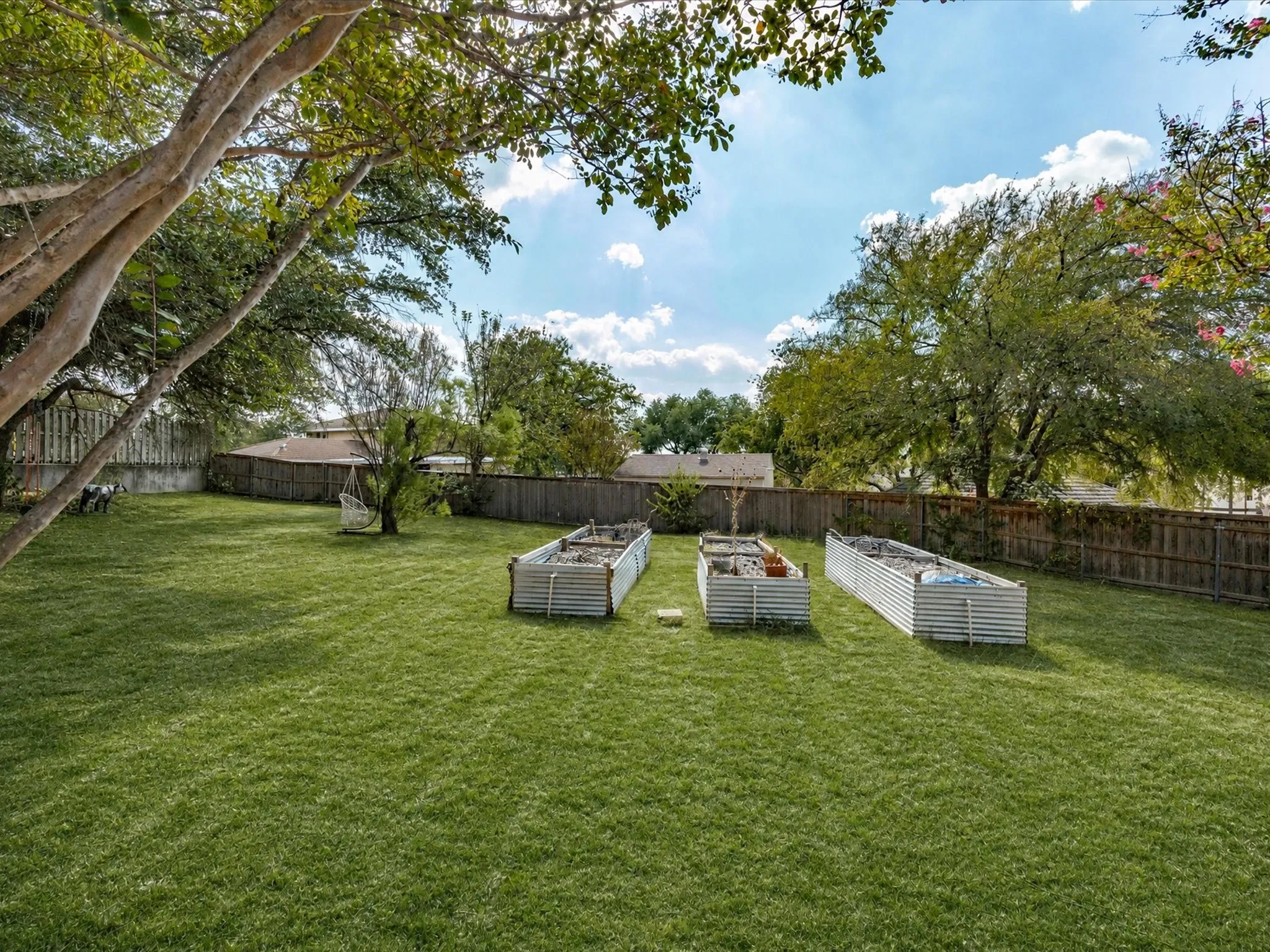 Single Family Residence For Sale in Tarrant County , 8505 Treetop Court, Fort Worth, Texas 76179, 4 Bedroom, 3 Bathroom, 2 Garage spaces, 2,457 Sqft, built in 1977, mls#21391254, Real Estate Agent in Fort Worth, Homes For Sale in Tarrant county, Homes For Sale in Fort Worth, Realtor in Fort Worth Texas, Real Estate Brokerage Independent Realty Texas, Luminita Cordes Realtor