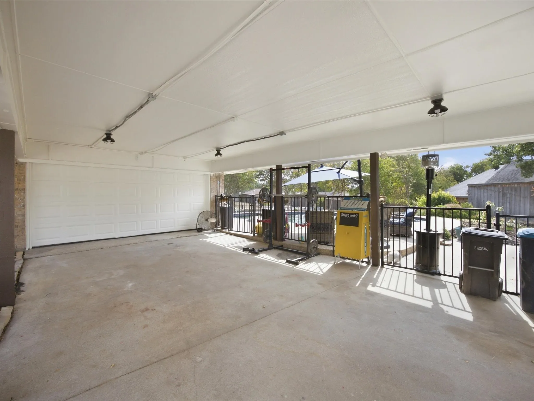 Single Family Residence For Sale in Tarrant County , 8505 Treetop Court, Fort Worth, Texas 76179, 4 Bedroom, 3 Bathroom, 2 Garage spaces, 2,457 Sqft, built in 1977, mls#21391254, Real Estate Agent in Fort Worth, Homes For Sale in Tarrant county, Homes For Sale in Fort Worth, Realtor in Fort Worth Texas, Real Estate Brokerage Independent Realty Texas, Luminita Cordes Realtor