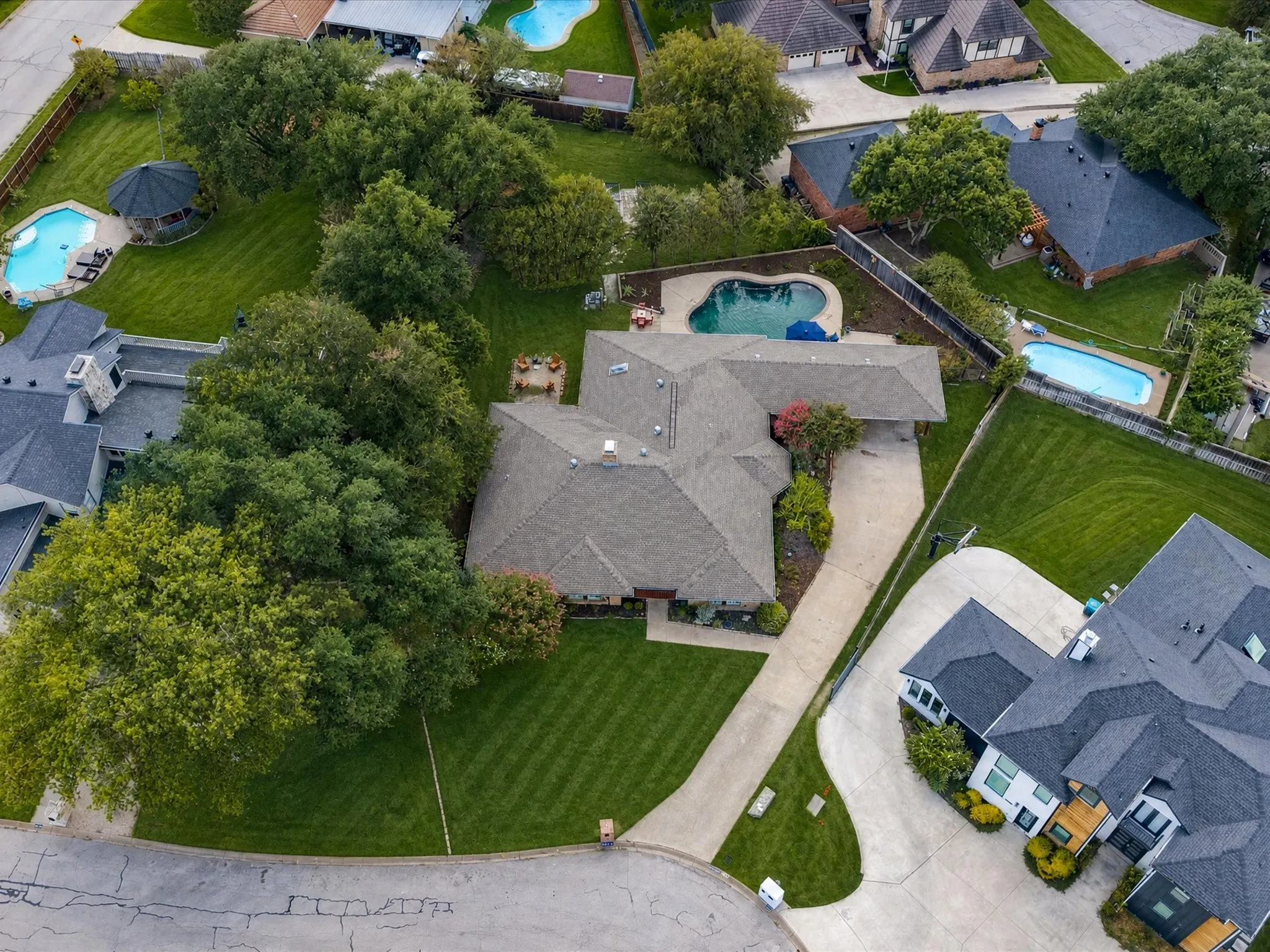 Single Family Residence For Sale in Tarrant County , 8505 Treetop Court, Fort Worth, Texas 76179, 4 Bedroom, 3 Bathroom, 2 Garage spaces, 2,457 Sqft, built in 1977, mls#21391254, Real Estate Agent in Fort Worth, Homes For Sale in Tarrant county, Homes For Sale in Fort Worth, Realtor in Fort Worth Texas, Real Estate Brokerage Independent Realty Texas, Luminita Cordes Realtor