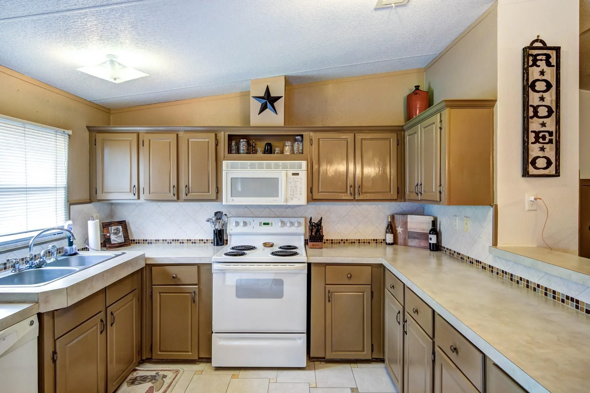 Mobile Home For Rent in Collin County , 2620 Bryant Street, Melissa, Texas 75454, 3 Bedroom, 2 Bathroom, Garage spaces, 1,500 Sqft, built in 2003, mls#21396844, Real Estate Agent in Melissa, Homes For Rent in Collin county, Homes For Rent in Melissa, Realtor in Melissa Texas, Real Estate Brokerage Independent Realty Texas, Luminita Cordes Realtor