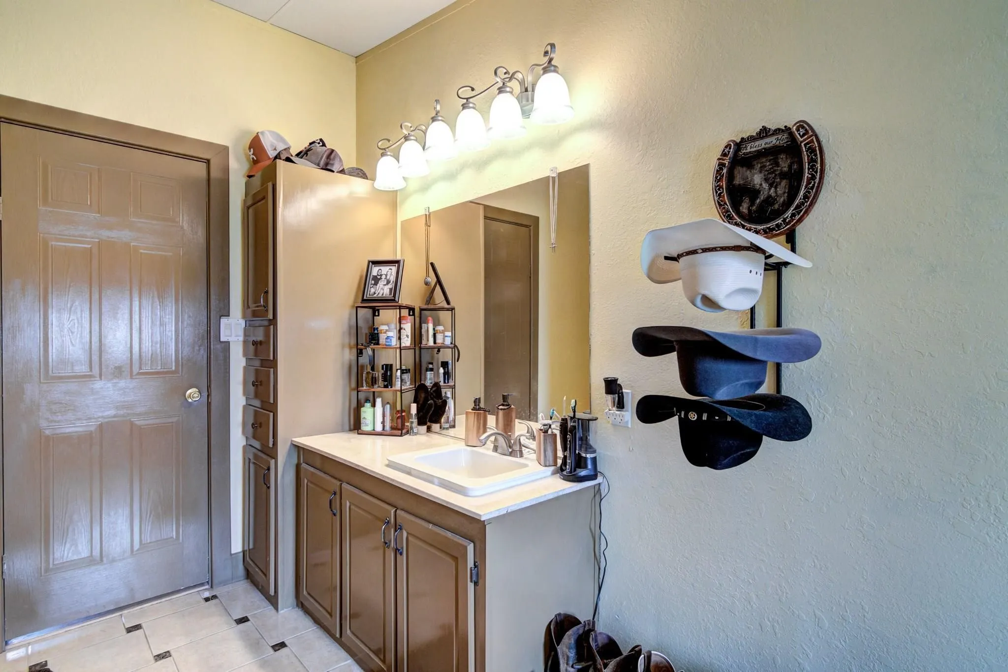 Mobile Home For Rent in Collin County , 2620 Bryant Street, Melissa, Texas 75454, 3 Bedroom, 2 Bathroom, Garage spaces, 1,500 Sqft, built in 2003, mls#21396844, Real Estate Agent in Melissa, Homes For Rent in Collin county, Homes For Rent in Melissa, Realtor in Melissa Texas, Real Estate Brokerage Independent Realty Texas, Luminita Cordes Realtor