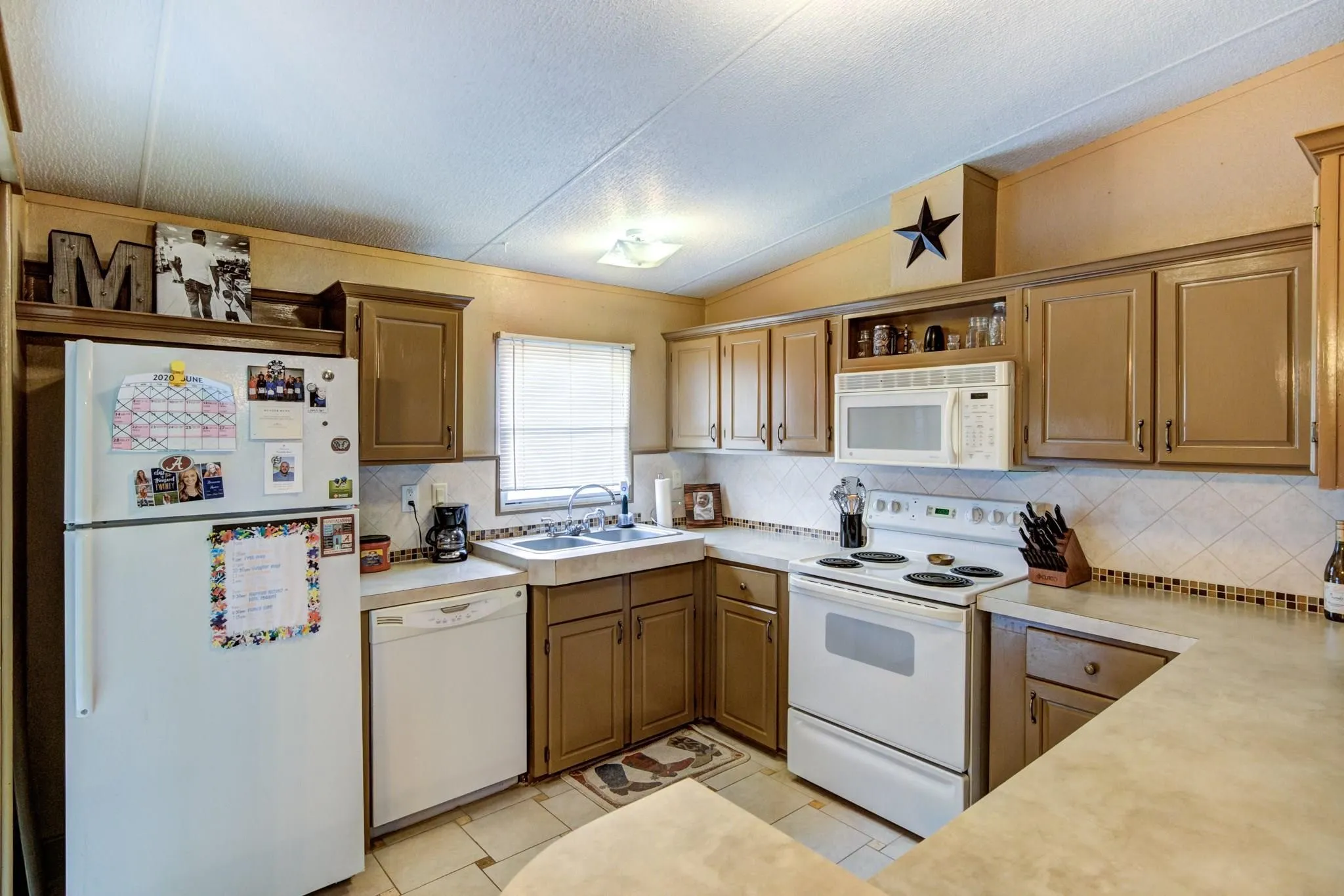 Mobile Home For Rent in Collin County , 2620 Bryant Street, Melissa, Texas 75454, 3 Bedroom, 2 Bathroom, Garage spaces, 1,500 Sqft, built in 2003, mls#21396844, Real Estate Agent in Melissa, Homes For Rent in Collin county, Homes For Rent in Melissa, Realtor in Melissa Texas, Real Estate Brokerage Independent Realty Texas, Luminita Cordes Realtor