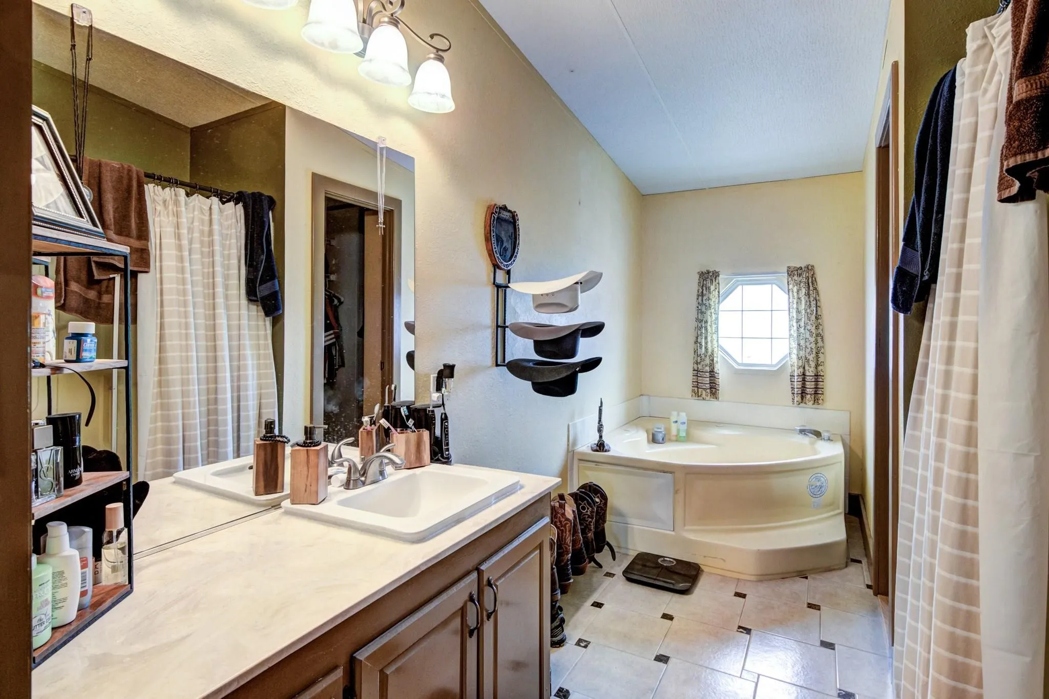 Mobile Home For Rent in Collin County , 2620 Bryant Street, Melissa, Texas 75454, 3 Bedroom, 2 Bathroom, Garage spaces, 1,500 Sqft, built in 2003, mls#21396844, Real Estate Agent in Melissa, Homes For Rent in Collin county, Homes For Rent in Melissa, Realtor in Melissa Texas, Real Estate Brokerage Independent Realty Texas, Luminita Cordes Realtor