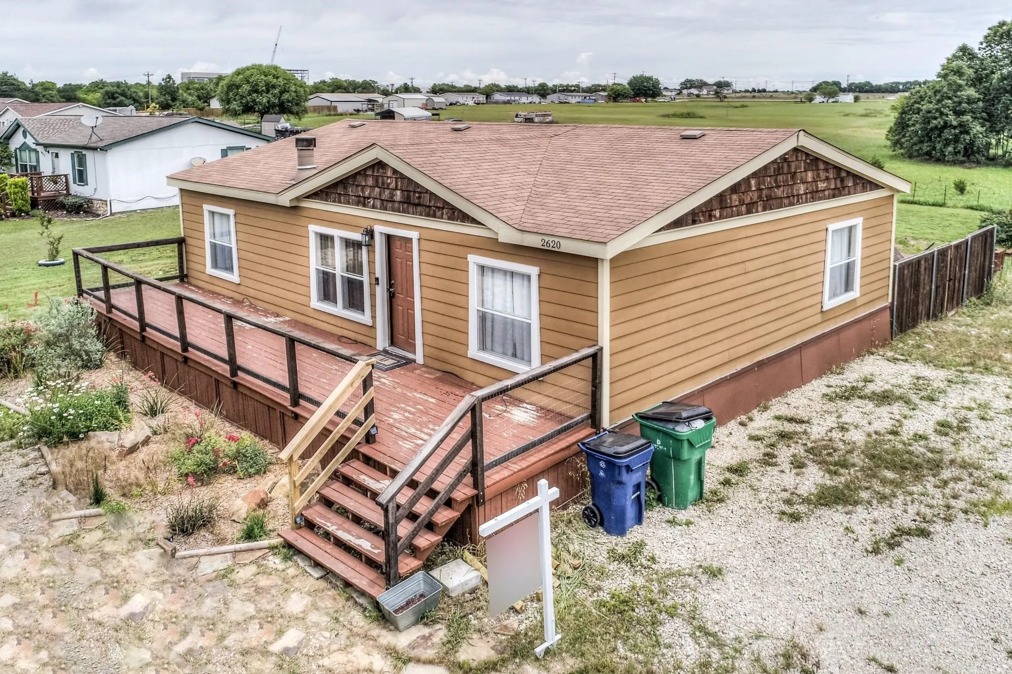 Mobile Home For Rent in Collin County , 2620 Bryant Street, Melissa, Texas 75454, 3 Bedroom, 2 Bathroom, Garage spaces, 1,500 Sqft, built in 2003, mls#21396844, Real Estate Agent in Melissa, Homes For Rent in Collin county, Homes For Rent in Melissa, Realtor in Melissa Texas, Real Estate Brokerage Independent Realty Texas, Luminita Cordes Realtor