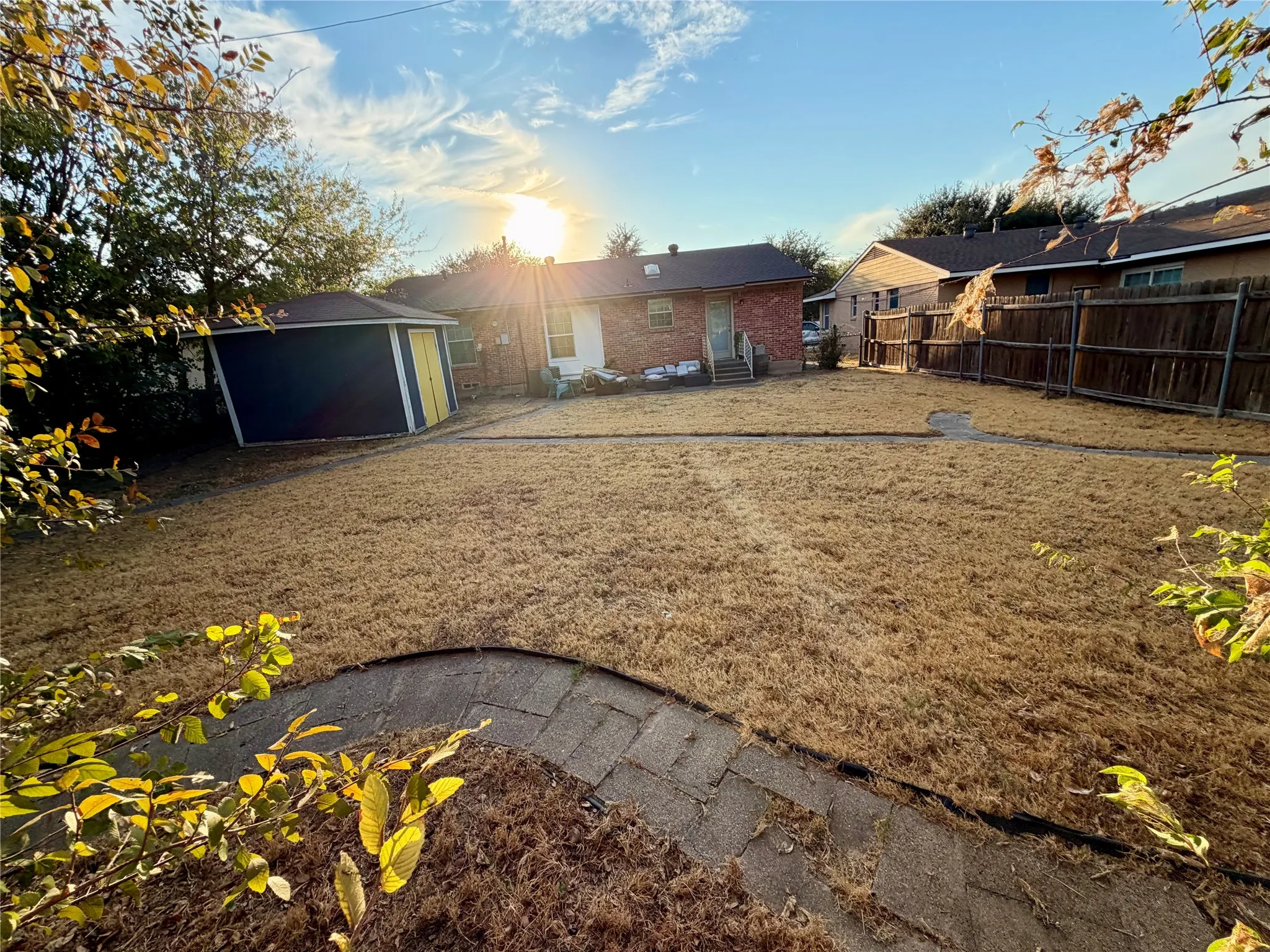 Single Family Residence For Rent in Dallas County , 1606 N O Connor Road, Irving, Texas 75061, 3 Bedroom, 2 Bathroom, 1 Garage spaces, 1,236 Sqft, built in 1954, mls#21396834, Real Estate Agent in Irving, Homes For Rent in Dallas county, Homes For Rent in Irving, Realtor in Irving Texas, Real Estate Brokerage Independent Realty Texas, Luminita Cordes Realtor