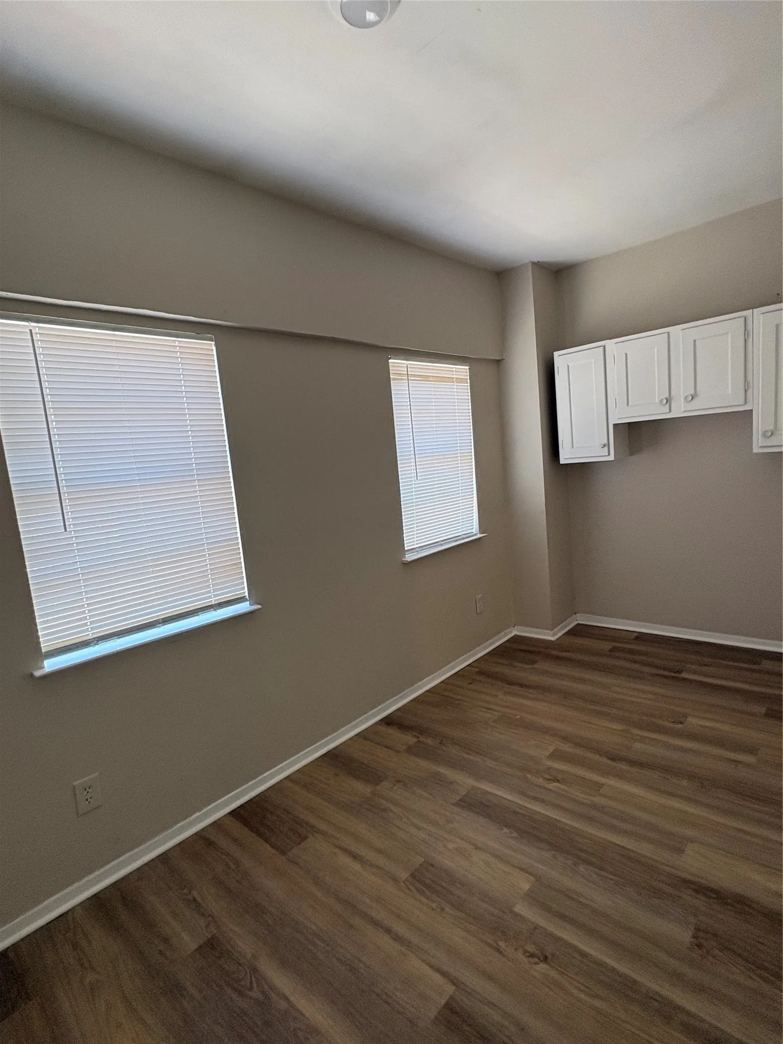 Apartment For Rent in Dallas County , 111 N Tyler Street, Dallas, Texas 75208, 1 Bedroom, 1 Bathroom, Garage spaces, 800 Sqft, built in 1924, mls#21396839, Real Estate Agent in Dallas, Homes For Rent in Dallas county, Homes For Rent in Dallas, Realtor in Dallas Texas, Real Estate Brokerage Independent Realty Texas, Luminita Cordes Realtor