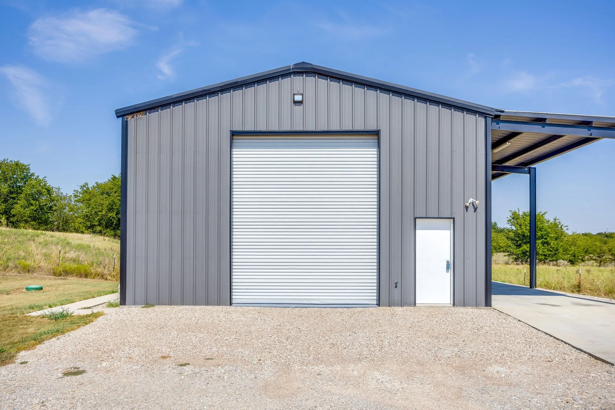 Single Family Residence For Sale in Johnson County , 9210 County Road 1229, Godley, Texas 76044, 2 Bedroom, 1 Bathroom, Garage spaces, 1,200 Sqft, built in 2021, mls#21390785, Real Estate Agent in Godley, Homes For Sale in Johnson county, Homes For Sale in Godley, Realtor in Godley Texas, Real Estate Brokerage Independent Realty Texas, Luminita Cordes Realtor