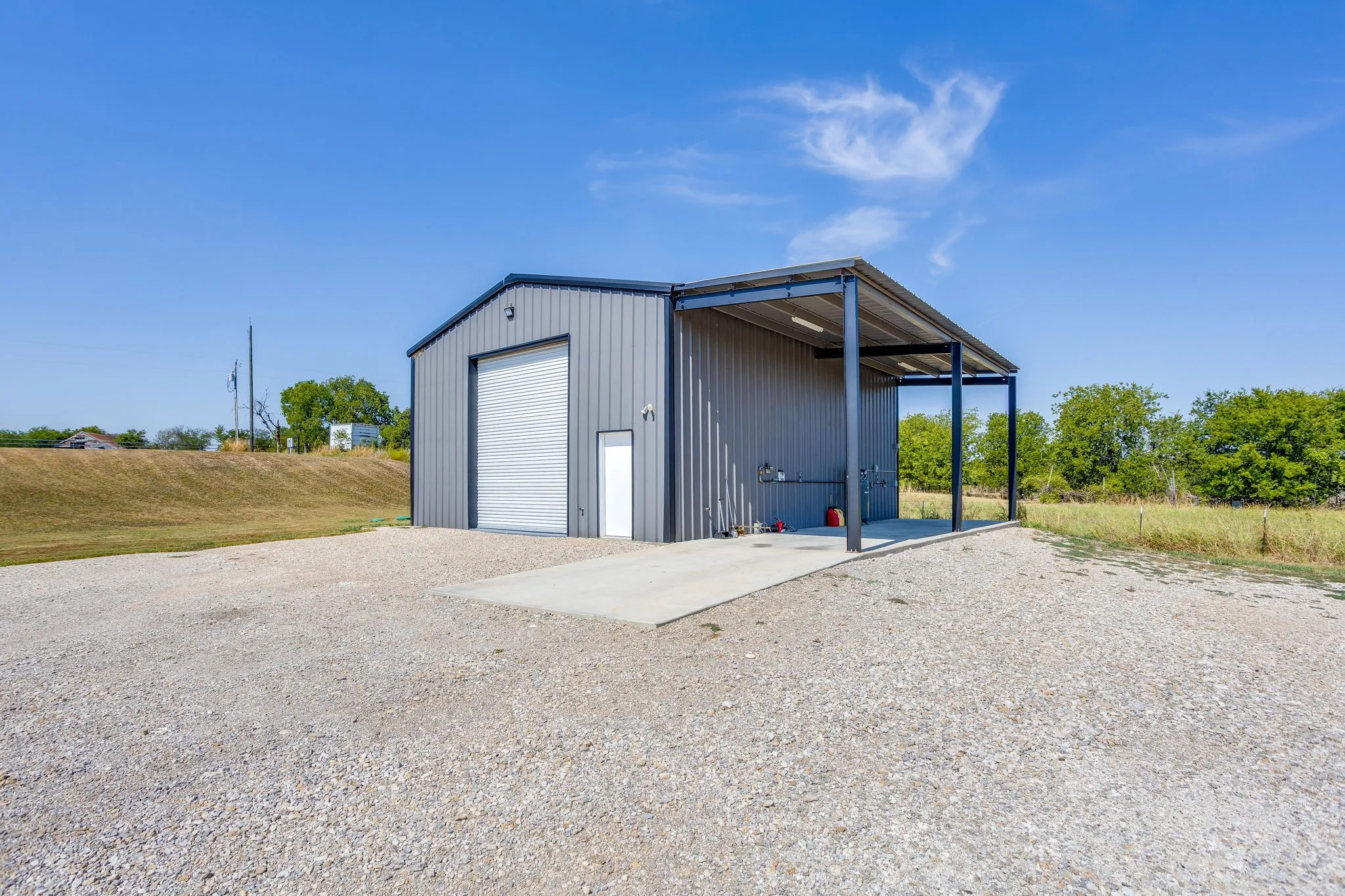 Single Family Residence For Sale in Johnson County , 9210 County Road 1229, Godley, Texas 76044, 2 Bedroom, 1 Bathroom, Garage spaces, 1,200 Sqft, built in 2021, mls#21390785, Real Estate Agent in Godley, Homes For Sale in Johnson county, Homes For Sale in Godley, Realtor in Godley Texas, Real Estate Brokerage Independent Realty Texas, Luminita Cordes Realtor