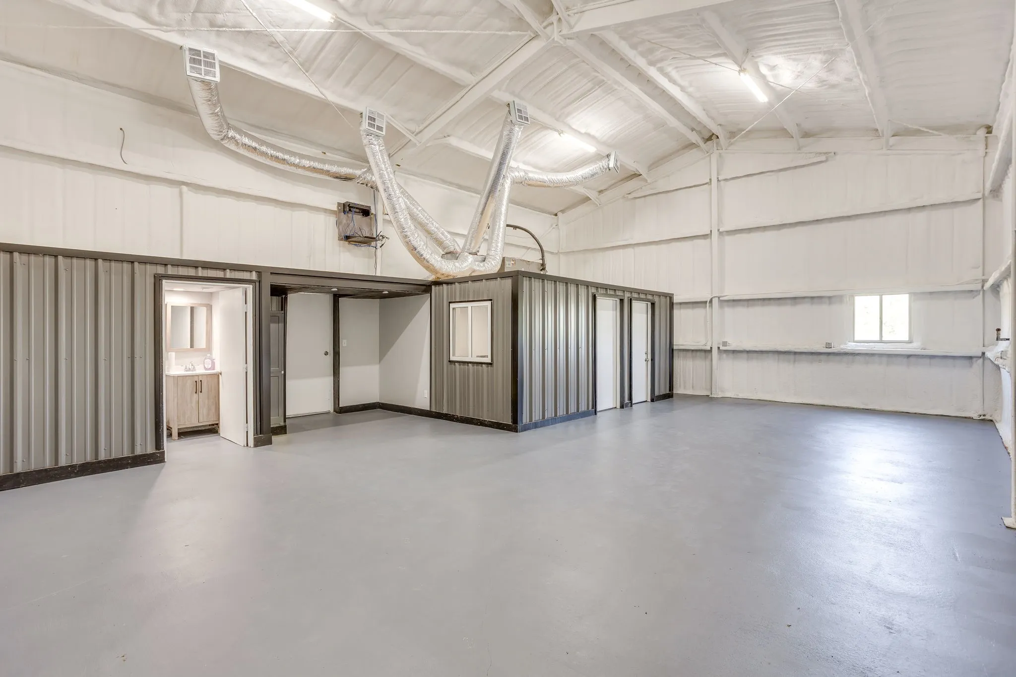 Single Family Residence For Sale in Johnson County , 9210 County Road 1229, Godley, Texas 76044, 2 Bedroom, 1 Bathroom, Garage spaces, 1,200 Sqft, built in 2021, mls#21390785, Real Estate Agent in Godley, Homes For Sale in Johnson county, Homes For Sale in Godley, Realtor in Godley Texas, Real Estate Brokerage Independent Realty Texas, Luminita Cordes Realtor
