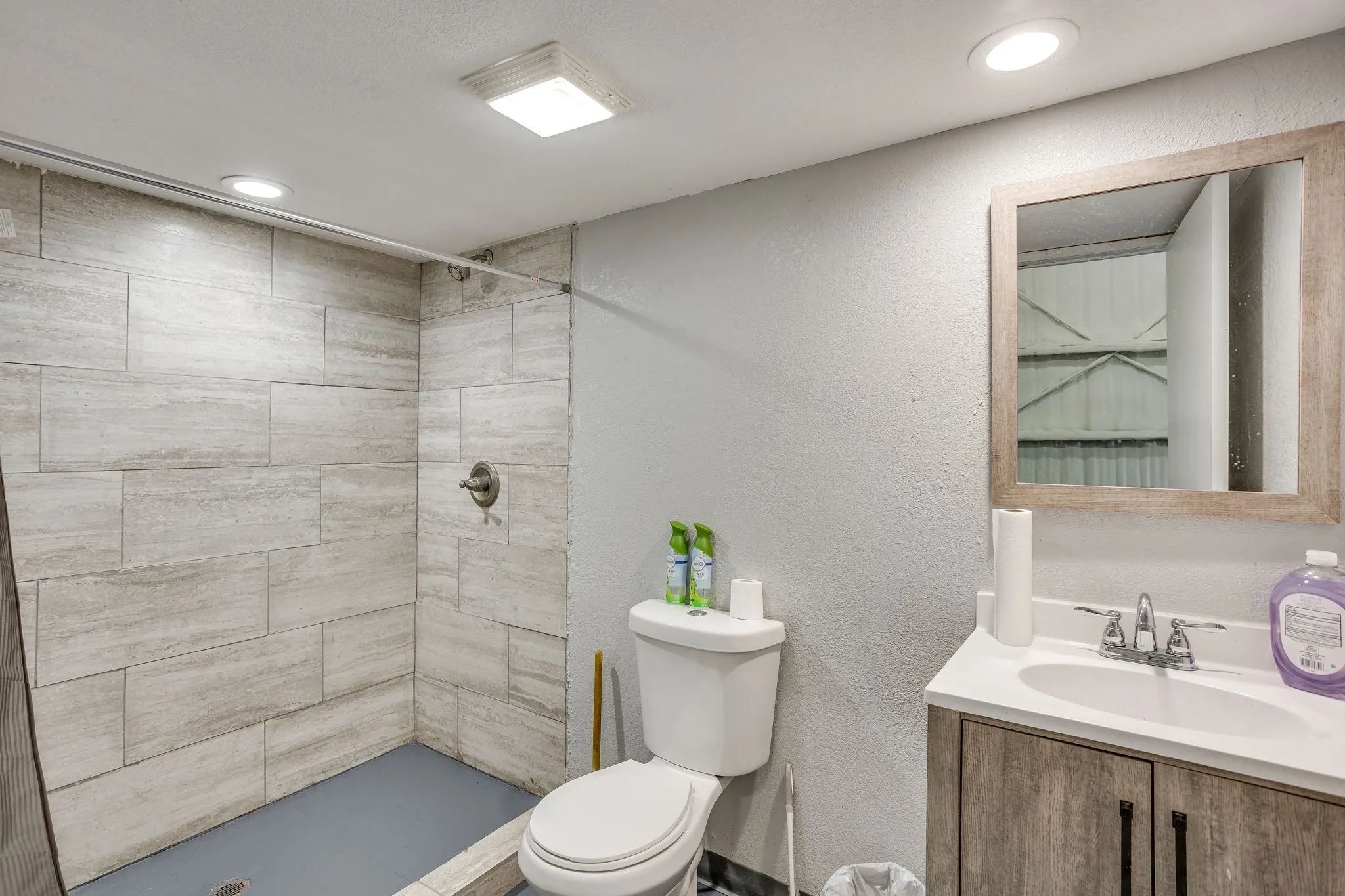 Single Family Residence For Sale in Johnson County , 9210 County Road 1229, Godley, Texas 76044, 2 Bedroom, 1 Bathroom, Garage spaces, 1,200 Sqft, built in 2021, mls#21390785, Real Estate Agent in Godley, Homes For Sale in Johnson county, Homes For Sale in Godley, Realtor in Godley Texas, Real Estate Brokerage Independent Realty Texas, Luminita Cordes Realtor