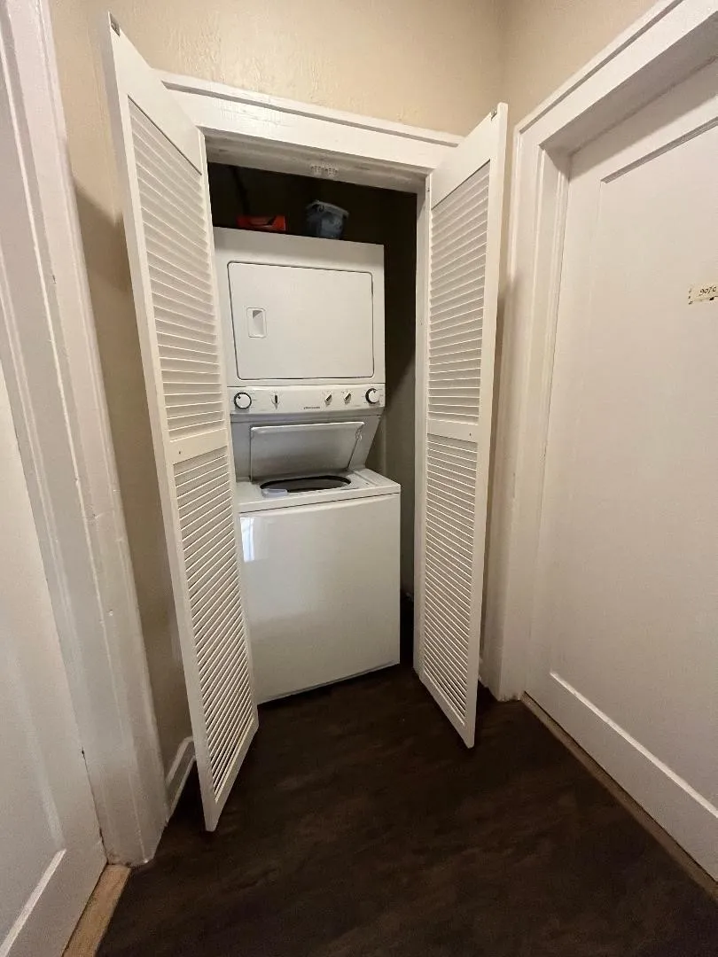 Apartment For Rent in Dallas County , 901 N Bishop Avenue C, Dallas, Texas 75208, 1 Bedroom, 1 Bathroom, Garage spaces, 425 Sqft, built in 1925, mls#21396855, Real Estate Agent in Dallas, Homes For Rent in Dallas county, Homes For Rent in Dallas, Realtor in Dallas Texas, Real Estate Brokerage Independent Realty Texas, Luminita Cordes Realtor