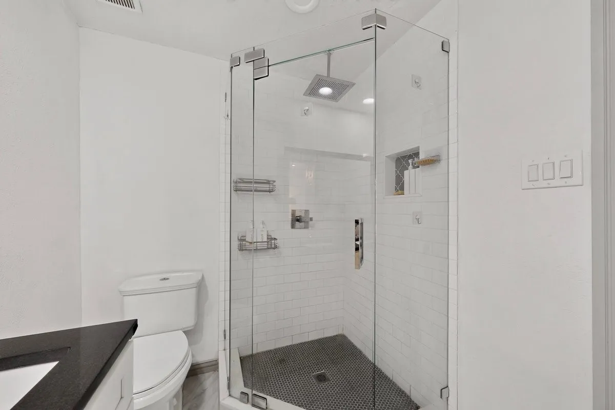 Single Family Residence For Sale in Dallas County , 10854 Villa Haven Drive, Dallas, Texas 75238, 3 Bedroom, 2 Bathroom, 2 Garage spaces, 1,950 Sqft, built in 1974, mls#21396852, Real Estate Agent in Dallas, Homes For Sale in Dallas county, Homes For Sale in Dallas, Realtor in Dallas Texas, Real Estate Brokerage Independent Realty Texas, Luminita Cordes Realtor