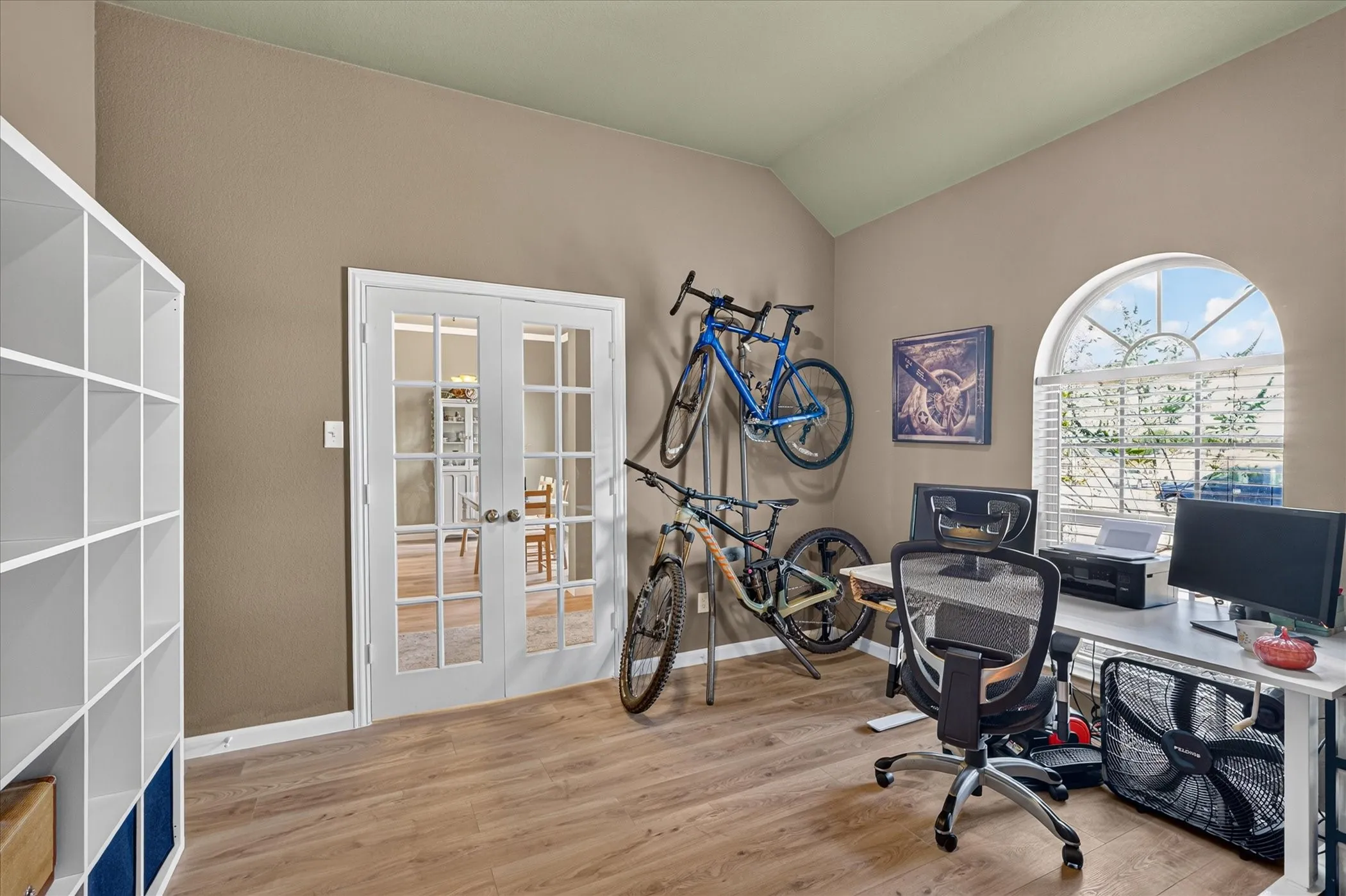 Single Family Residence For Sale in Kaufman County , 10418 Fireside Lane, Forney, Texas 75126, 3 Bedroom, 2 Bathroom, 2 Garage spaces, 1,818 Sqft, built in 2005, mls#21396851, Real Estate Agent in Forney, Homes For Sale in Kaufman county, Homes For Sale in Forney, Realtor in Forney Texas, Real Estate Brokerage Independent Realty Texas, Luminita Cordes Realtor