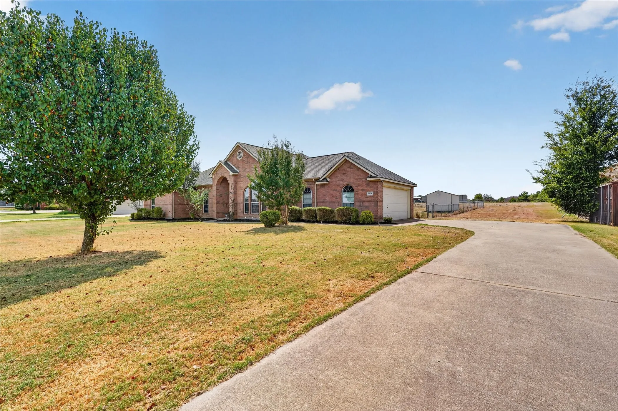 Single Family Residence For Sale in Kaufman County , 10418 Fireside Lane, Forney, Texas 75126, 3 Bedroom, 2 Bathroom, 2 Garage spaces, 1,818 Sqft, built in 2005, mls#21396851, Real Estate Agent in Forney, Homes For Sale in Kaufman county, Homes For Sale in Forney, Realtor in Forney Texas, Real Estate Brokerage Independent Realty Texas, Luminita Cordes Realtor
