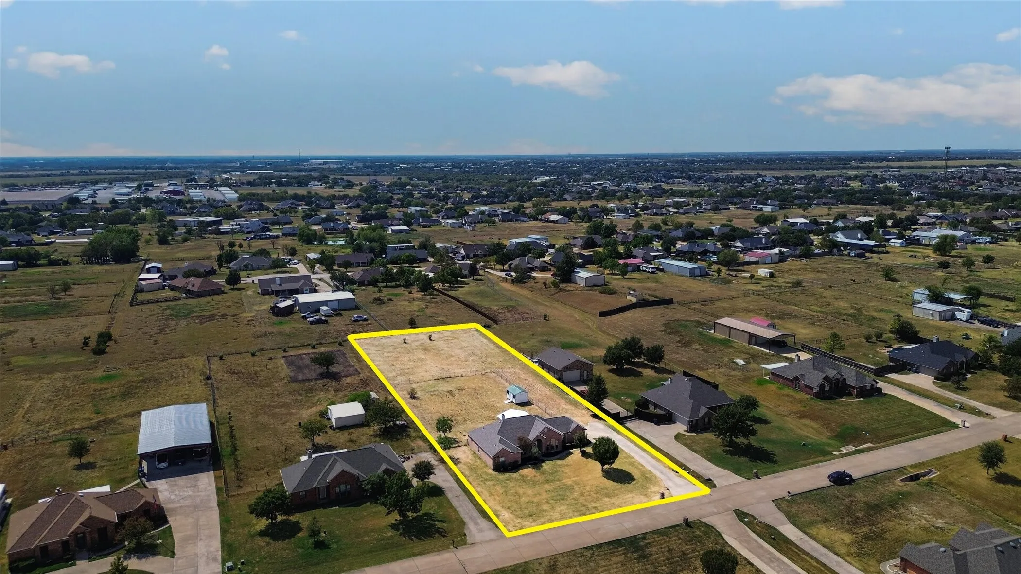 Single Family Residence For Sale in Kaufman County , 10418 Fireside Lane, Forney, Texas 75126, 3 Bedroom, 2 Bathroom, 2 Garage spaces, 1,818 Sqft, built in 2005, mls#21396851, Real Estate Agent in Forney, Homes For Sale in Kaufman county, Homes For Sale in Forney, Realtor in Forney Texas, Real Estate Brokerage Independent Realty Texas, Luminita Cordes Realtor