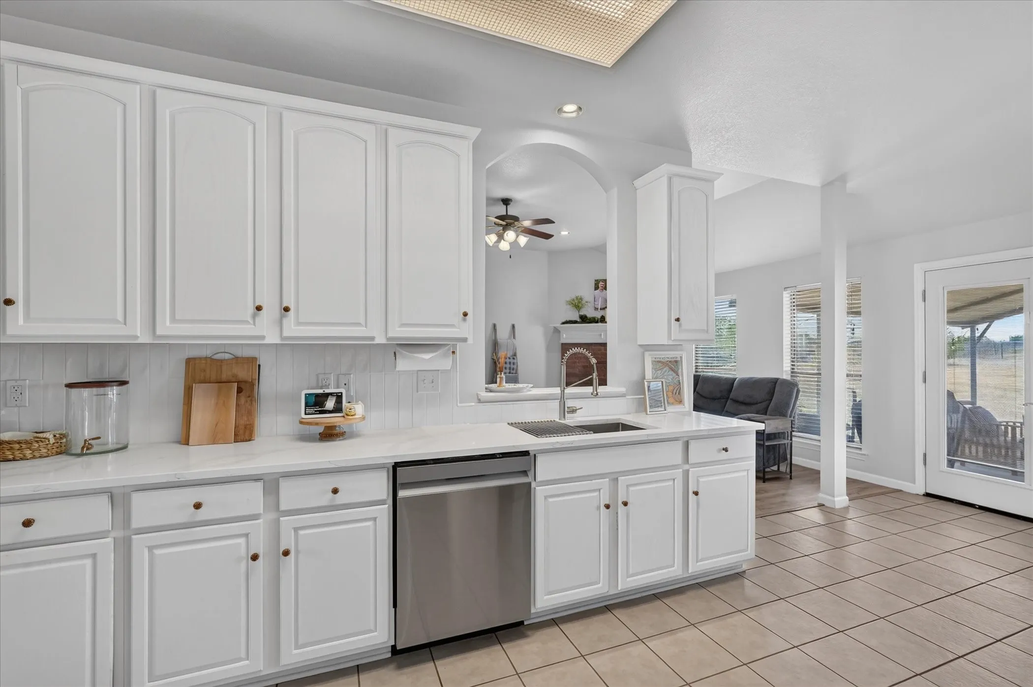 Single Family Residence For Sale in Kaufman County , 10418 Fireside Lane, Forney, Texas 75126, 3 Bedroom, 2 Bathroom, 2 Garage spaces, 1,818 Sqft, built in 2005, mls#21396851, Real Estate Agent in Forney, Homes For Sale in Kaufman county, Homes For Sale in Forney, Realtor in Forney Texas, Real Estate Brokerage Independent Realty Texas, Luminita Cordes Realtor