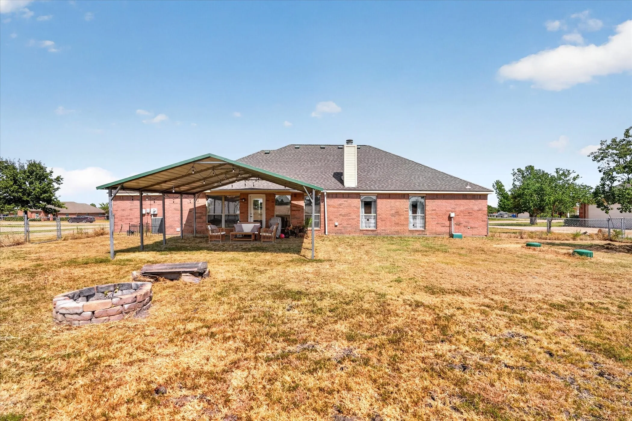 Single Family Residence For Sale in Kaufman County , 10418 Fireside Lane, Forney, Texas 75126, 3 Bedroom, 2 Bathroom, 2 Garage spaces, 1,818 Sqft, built in 2005, mls#21396851, Real Estate Agent in Forney, Homes For Sale in Kaufman county, Homes For Sale in Forney, Realtor in Forney Texas, Real Estate Brokerage Independent Realty Texas, Luminita Cordes Realtor