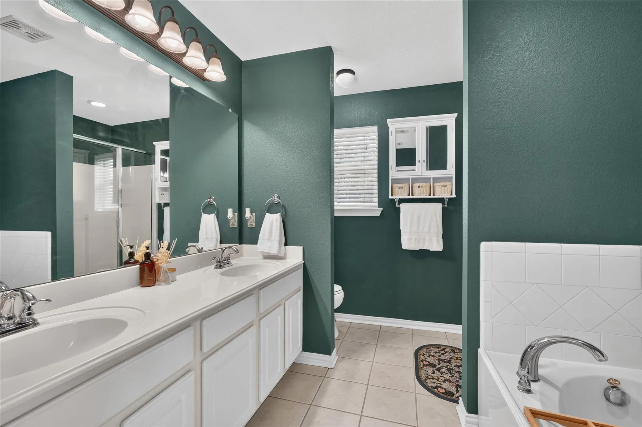 Single Family Residence For Sale in Kaufman County , 10418 Fireside Lane, Forney, Texas 75126, 3 Bedroom, 2 Bathroom, 2 Garage spaces, 1,818 Sqft, built in 2005, mls#21396851, Real Estate Agent in Forney, Homes For Sale in Kaufman county, Homes For Sale in Forney, Realtor in Forney Texas, Real Estate Brokerage Independent Realty Texas, Luminita Cordes Realtor