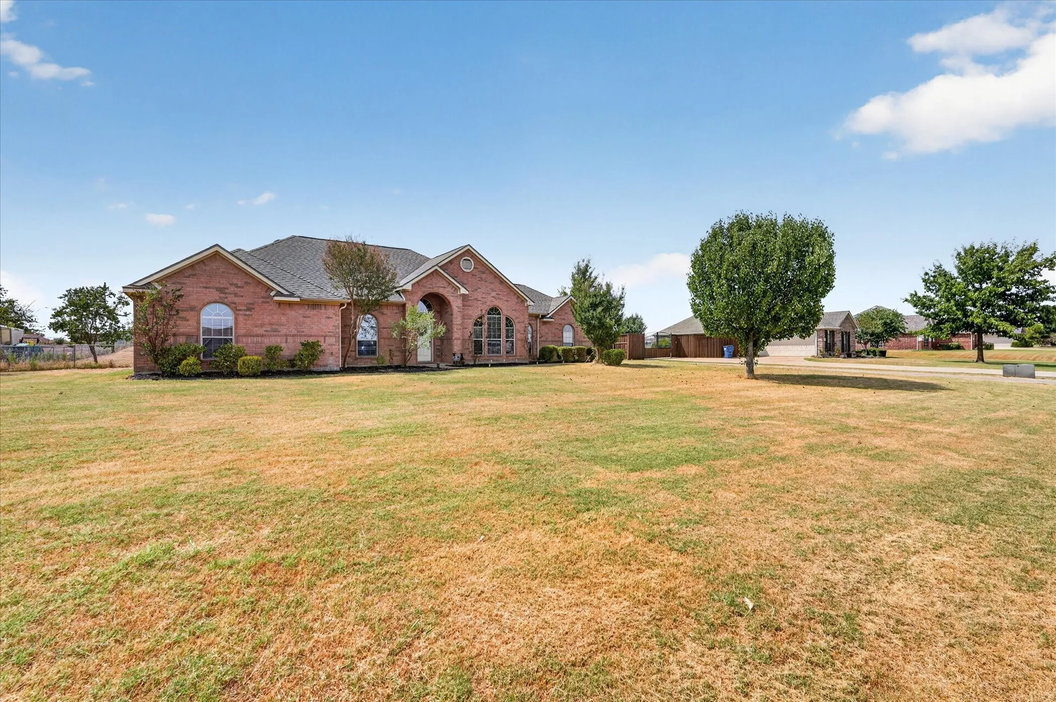 Single Family Residence For Sale in Kaufman County , 10418 Fireside Lane, Forney, Texas 75126, 3 Bedroom, 2 Bathroom, 2 Garage spaces, 1,818 Sqft, built in 2005, mls#21396851, Real Estate Agent in Forney, Homes For Sale in Kaufman county, Homes For Sale in Forney, Realtor in Forney Texas, Real Estate Brokerage Independent Realty Texas, Luminita Cordes Realtor