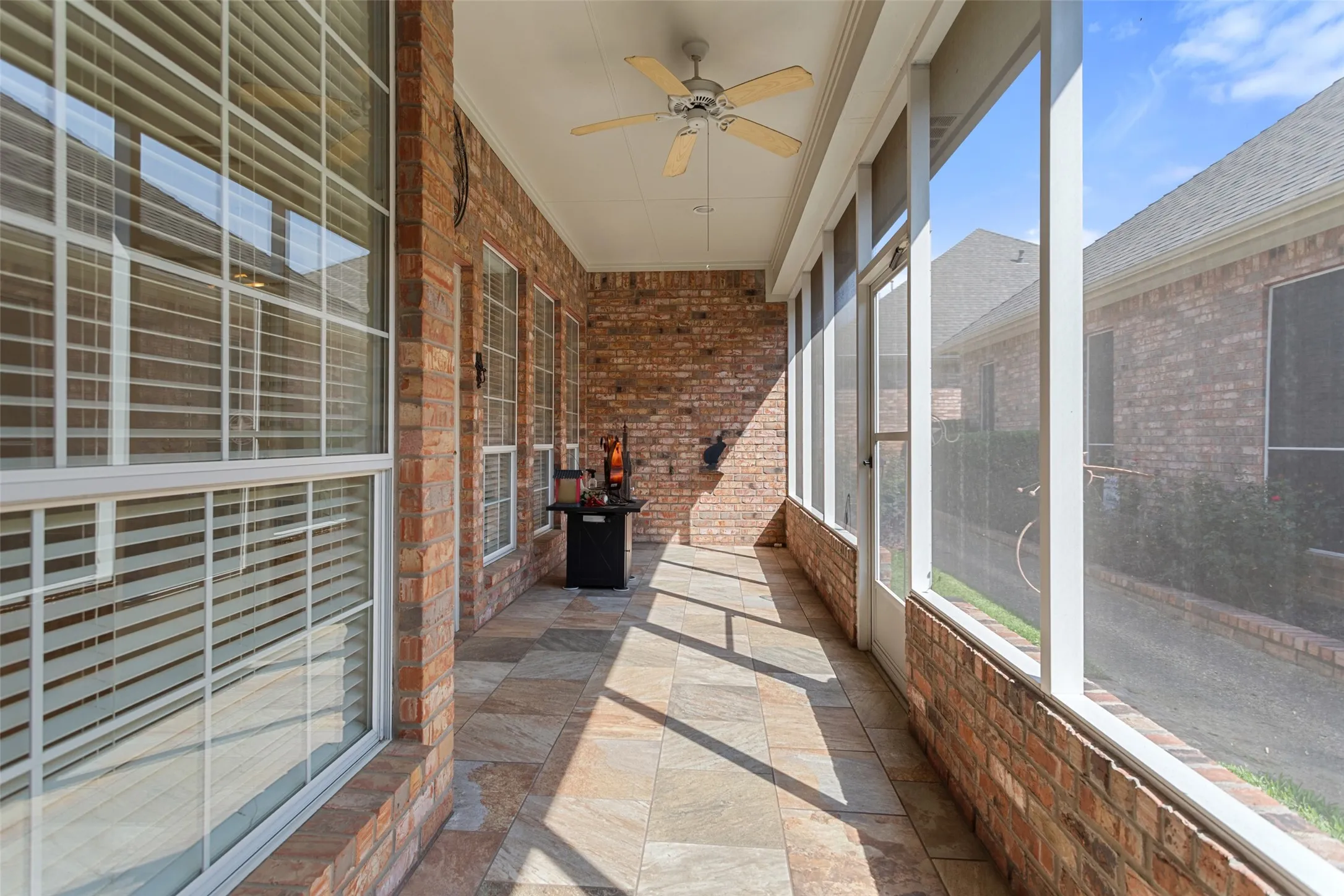 Condominium For Sale in Smith County , 2306 Homestead Lane, Tyler, Texas 75701, 3 Bedroom, 2 Bathroom, 2 Garage spaces, 1,665 Sqft, built in 2000, mls#21396857, Real Estate Agent in Tyler, Homes For Sale in Smith county, Homes For Sale in Tyler, Realtor in Tyler Texas, Real Estate Brokerage Independent Realty Texas, Luminita Cordes Realtor