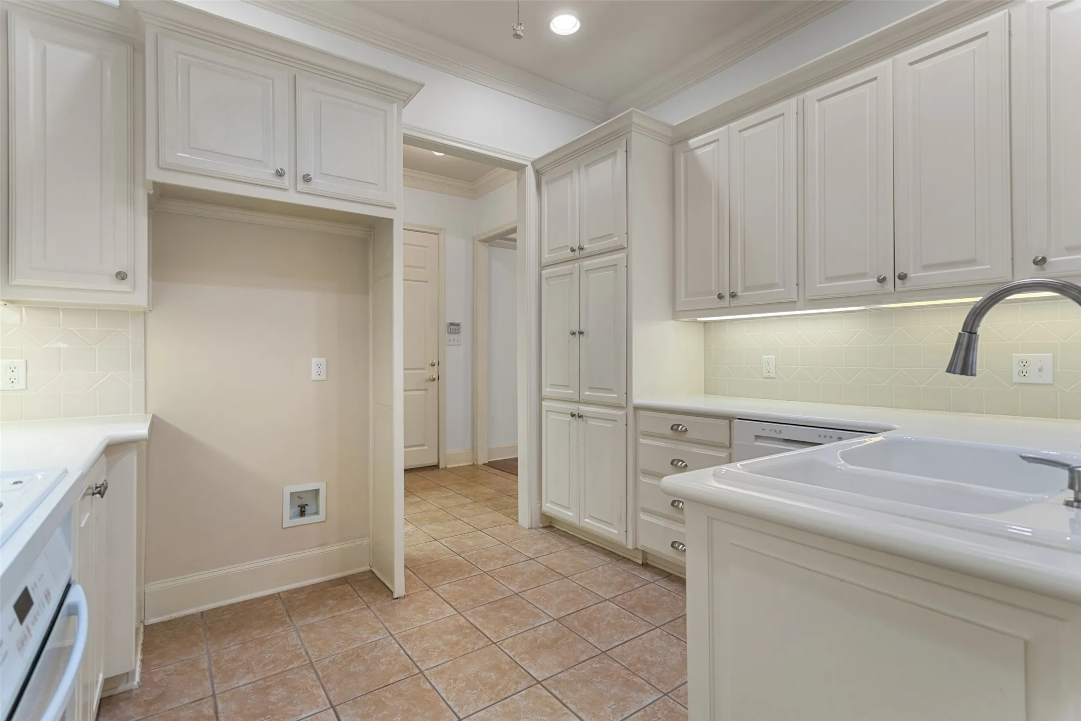 Condominium For Sale in Smith County , 2306 Homestead Lane, Tyler, Texas 75701, 3 Bedroom, 2 Bathroom, 2 Garage spaces, 1,665 Sqft, built in 2000, mls#21396857, Real Estate Agent in Tyler, Homes For Sale in Smith county, Homes For Sale in Tyler, Realtor in Tyler Texas, Real Estate Brokerage Independent Realty Texas, Luminita Cordes Realtor